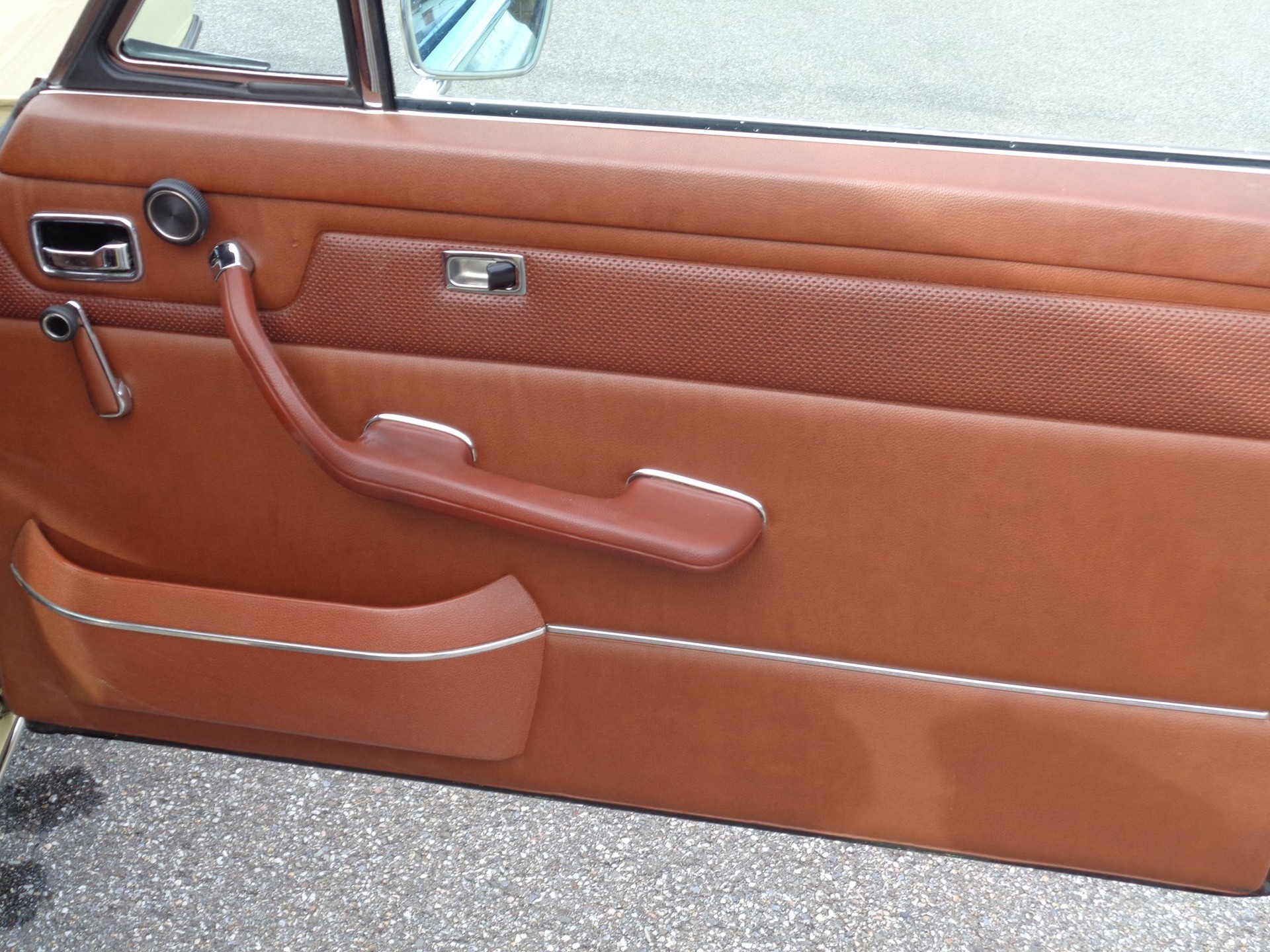 MERCEDES-BENZ 280 CE-image-18