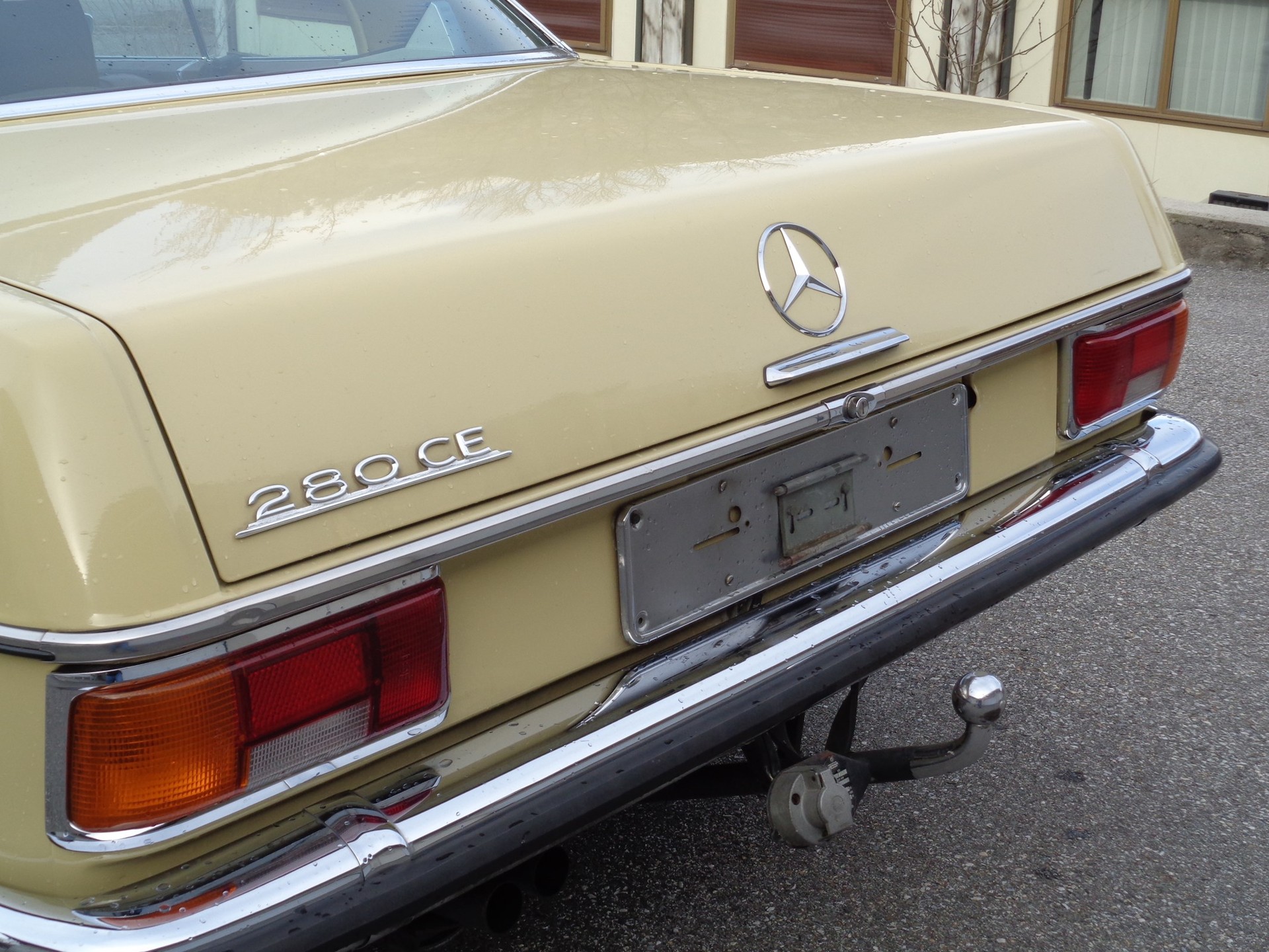MERCEDES-BENZ 280 CE-image-12