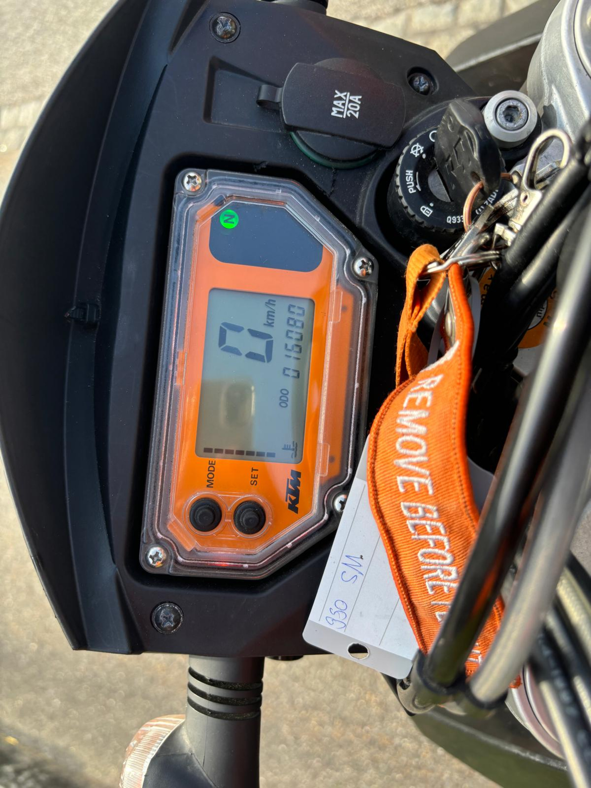 KTM 950 Superenduro-image-4