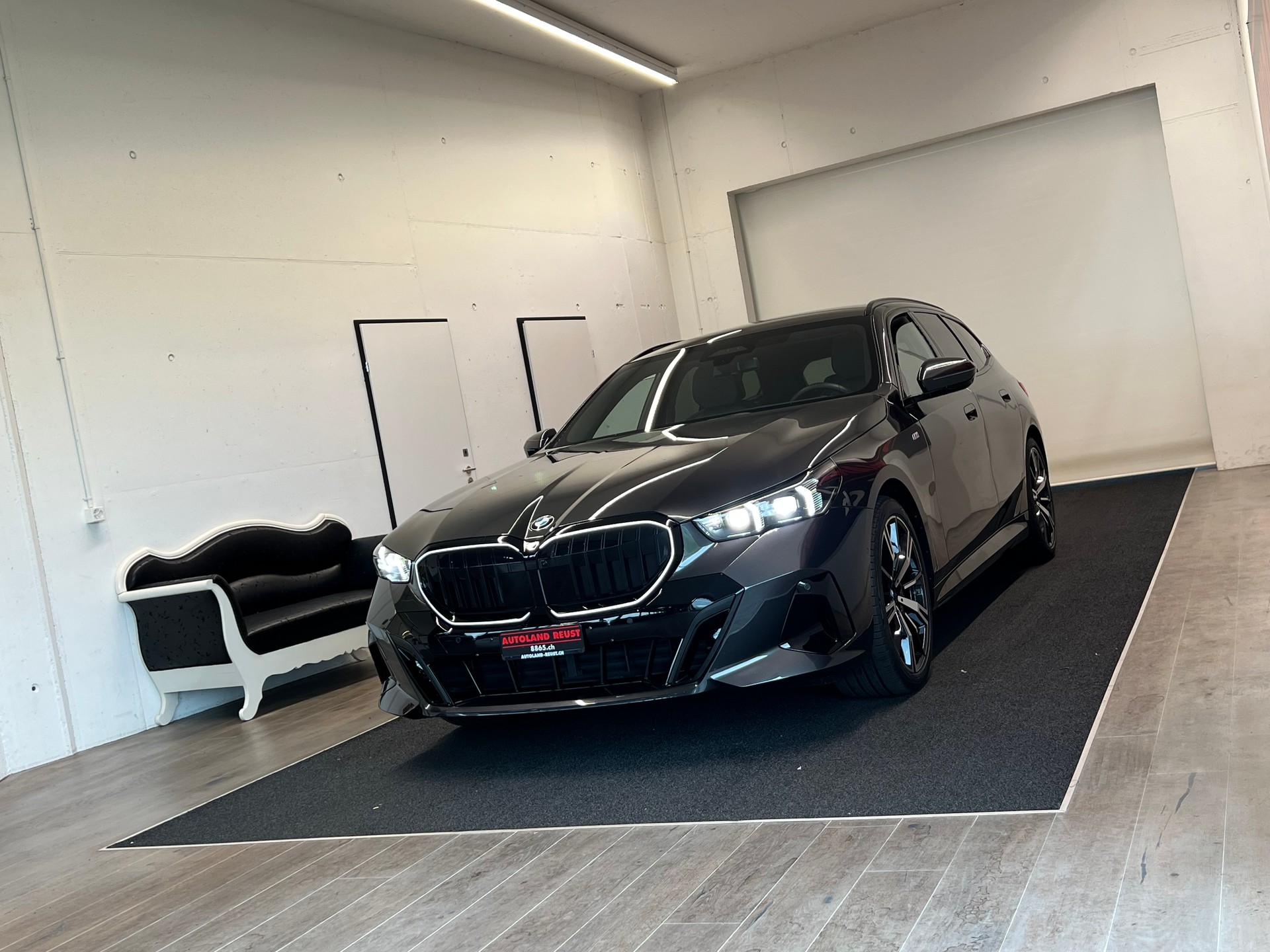 BMW 540d xDrive 48V Touring M Sport Pro Steptronic-showroom-element-2