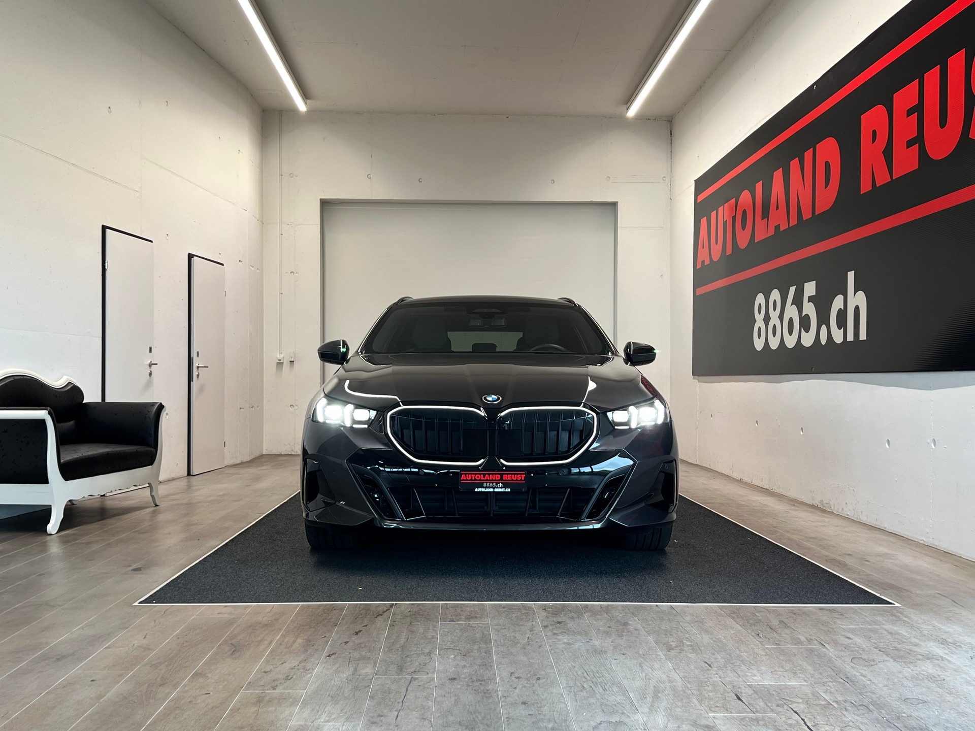 BMW 540d xDrive 48V Touring M Sport Pro Steptronic-showroom-element-1