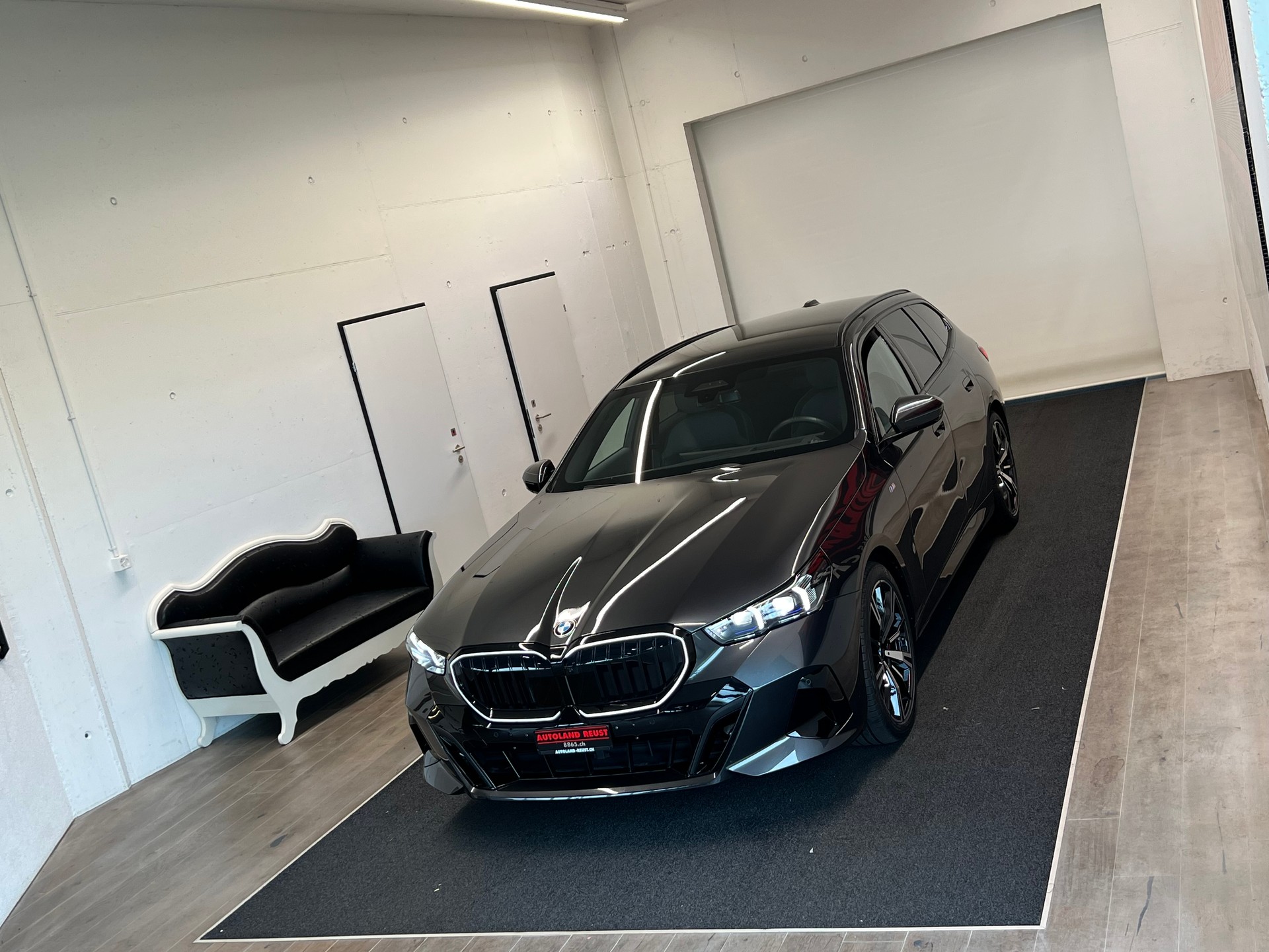 BMW 540d xDrive 48V Touring M Sport Pro Steptronic-showroom-element-3
