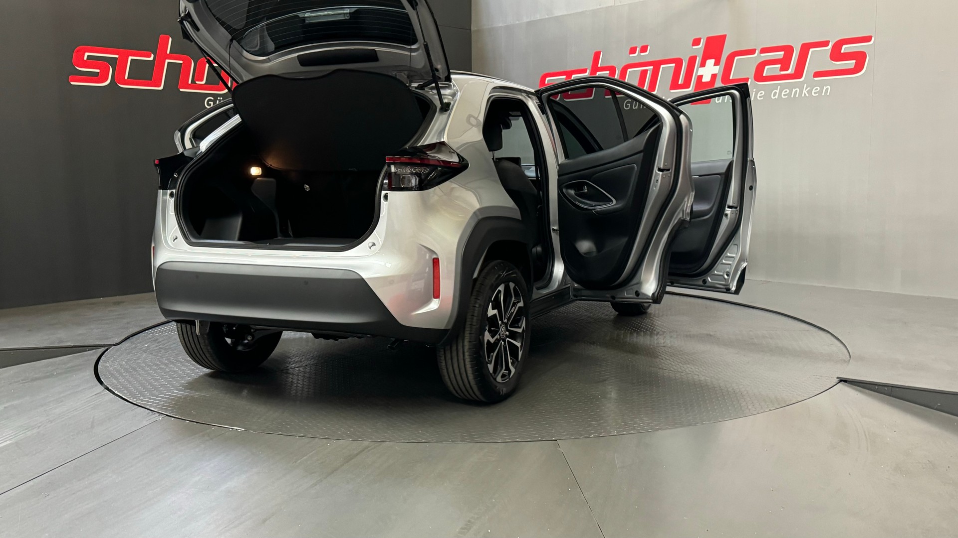 TOYOTA Yaris Cross 1.5 Trend AWDi e-CVT-image-6