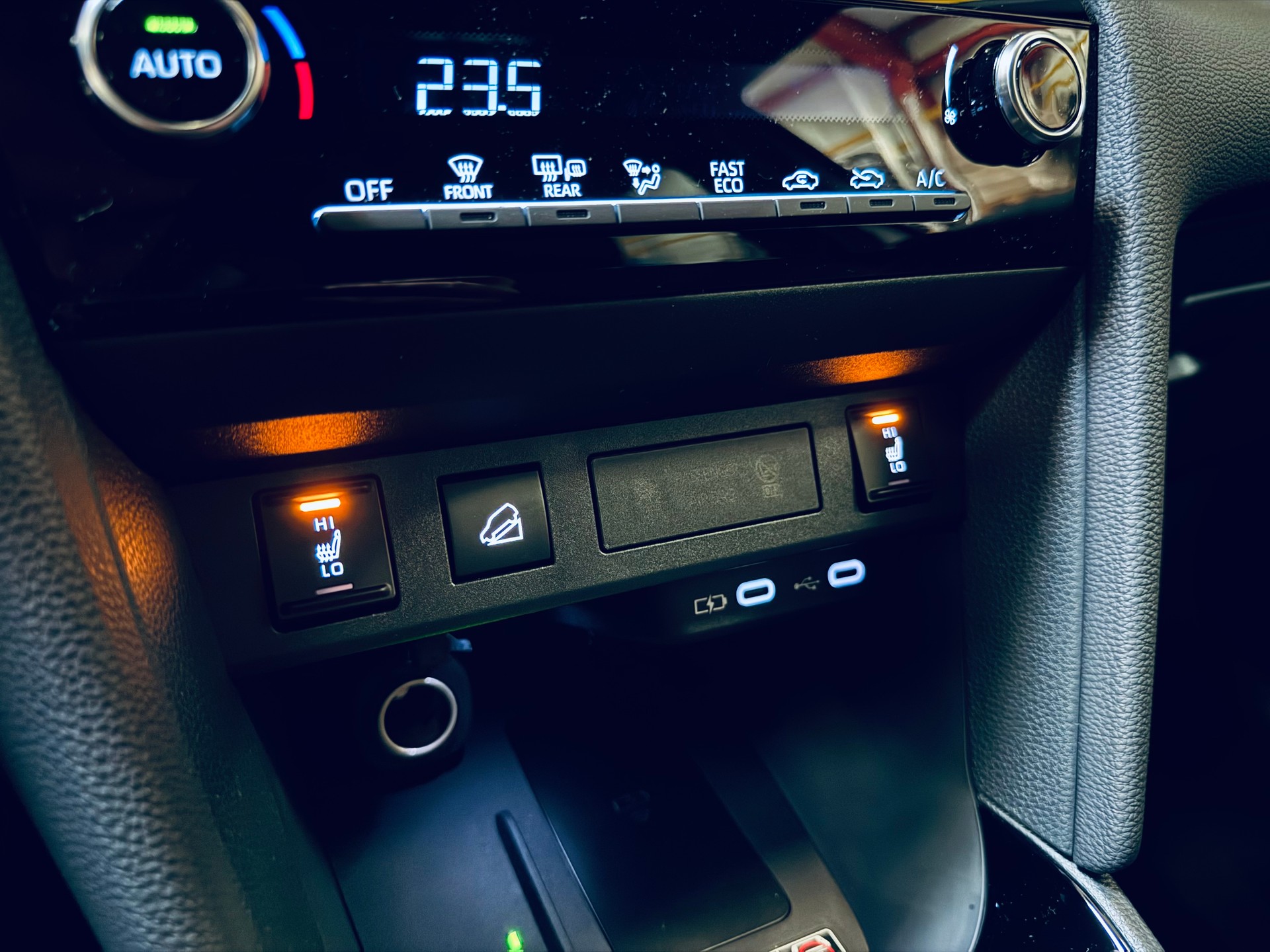 TOYOTA Yaris Cross 1.5 Trend AWDi e-CVT-image-25