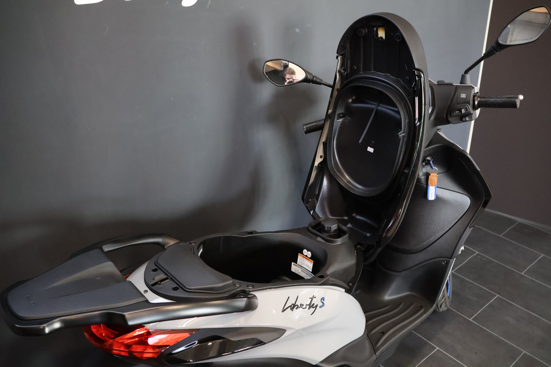 PIAGGIO Liberty 125 Sport E5+ (4 Jahre Garantie)-image-7