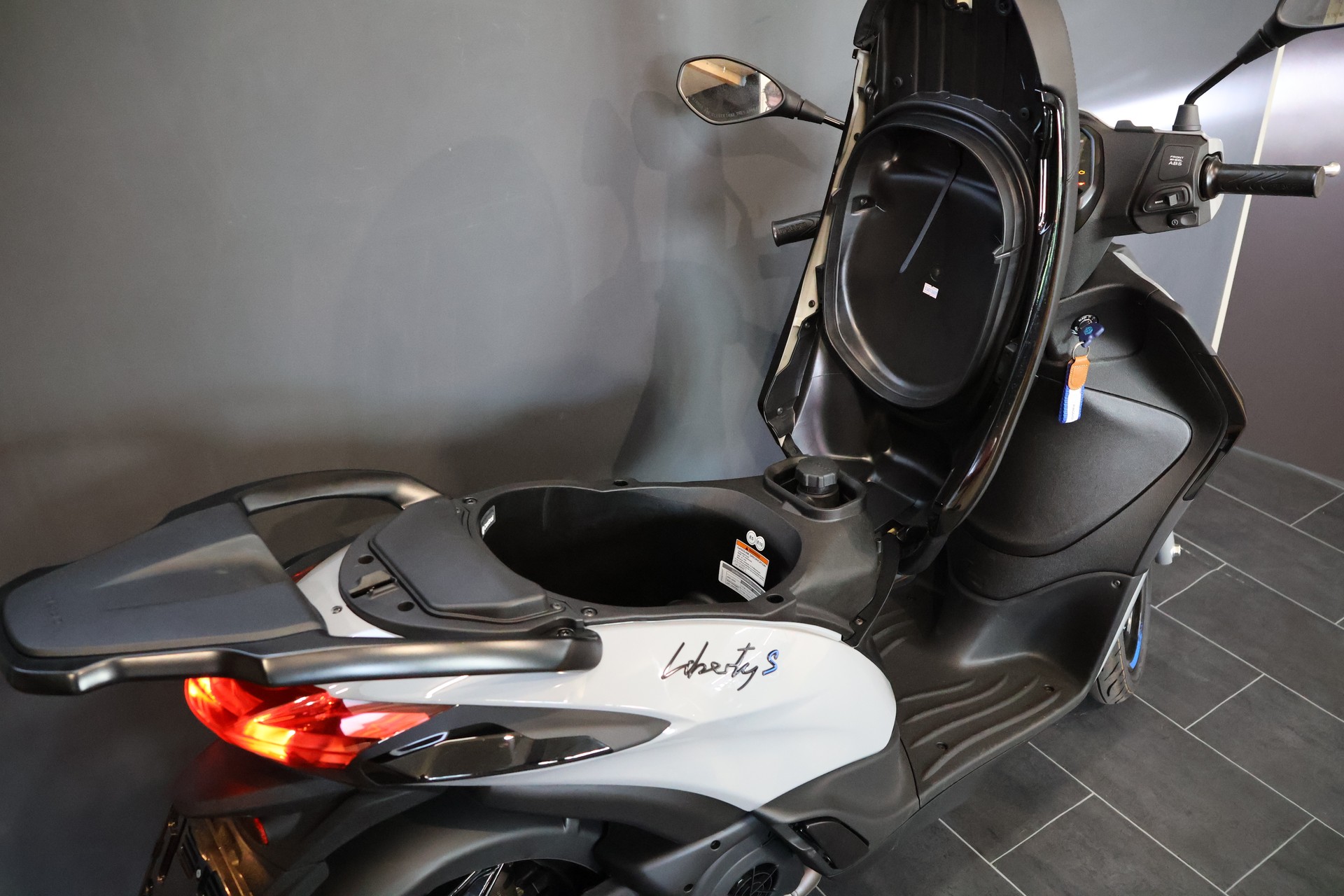 PIAGGIO Liberty 125 Sport E5+ (4 Jahre Garantie)-image-6