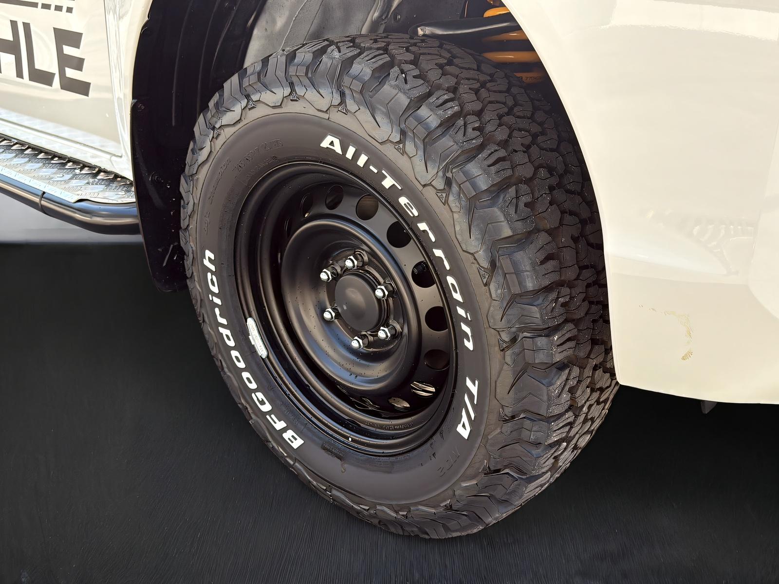TOYOTA Hilux Double Cab.-Pick-up 2.8 D-4D 204 Style MHEV DEMO-image-10