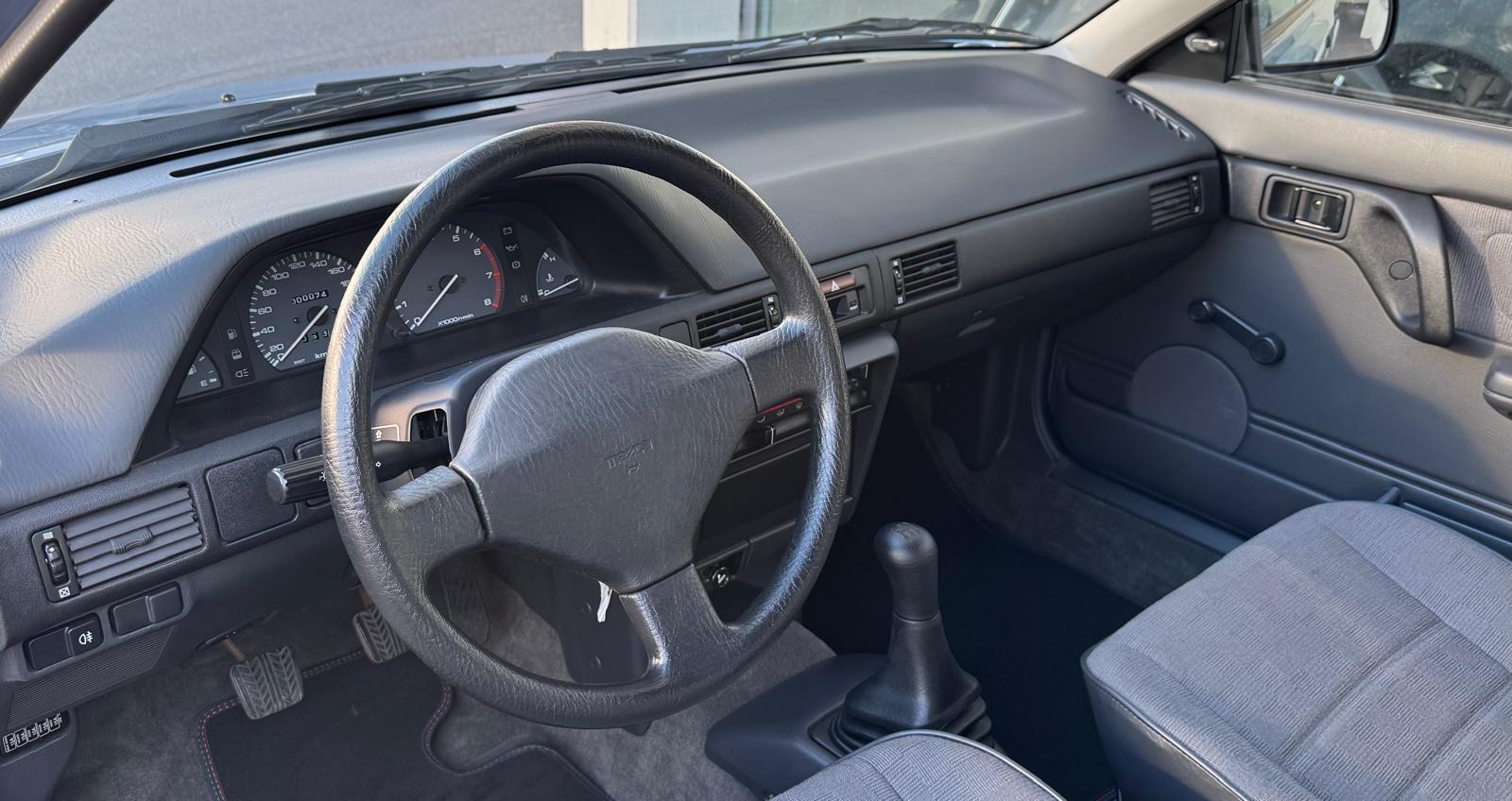 MAZDA 323 1.6i LX *Neuwagen*-image-6