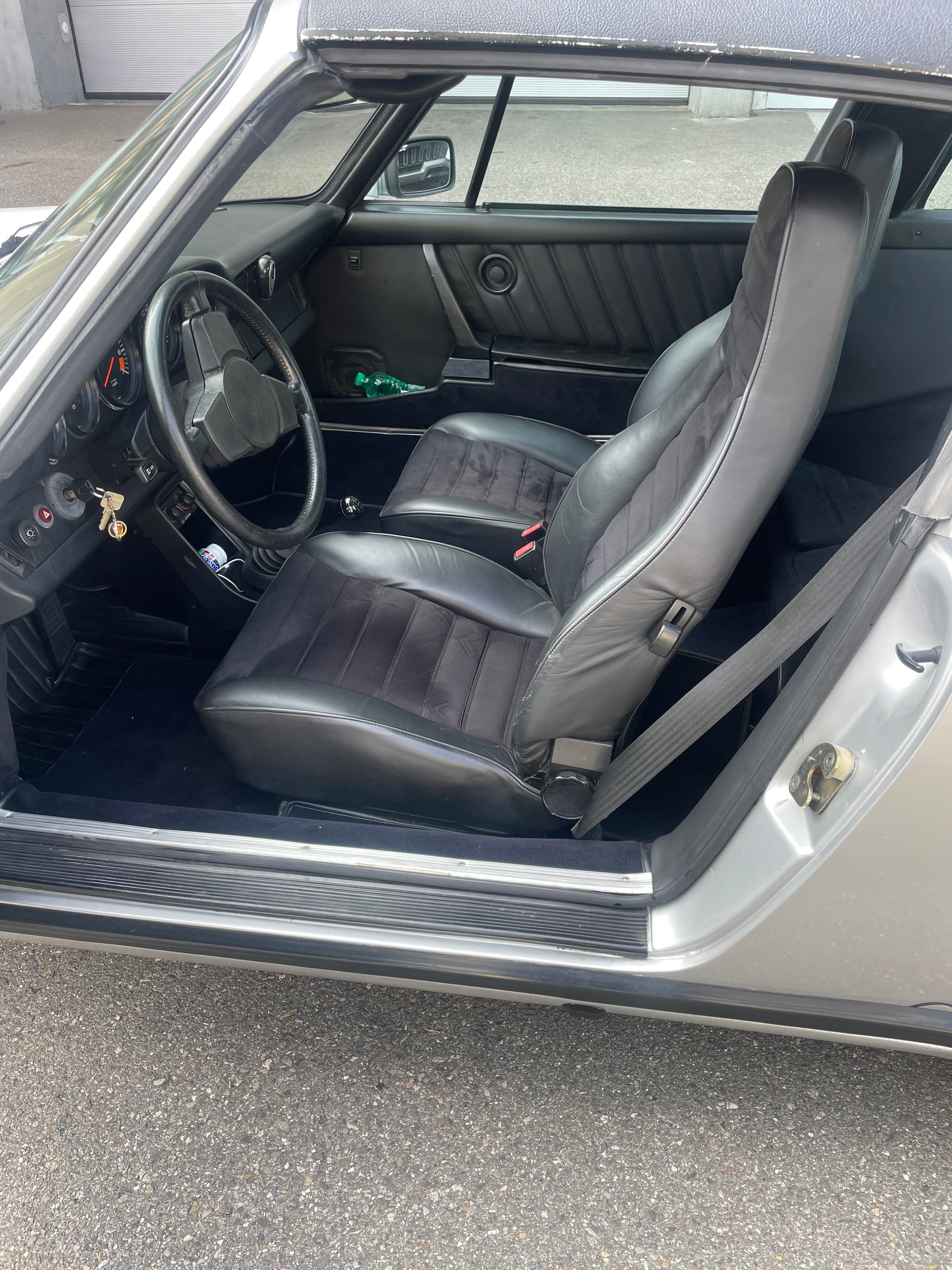 PORSCHE 911 Carrera Targa-image-10