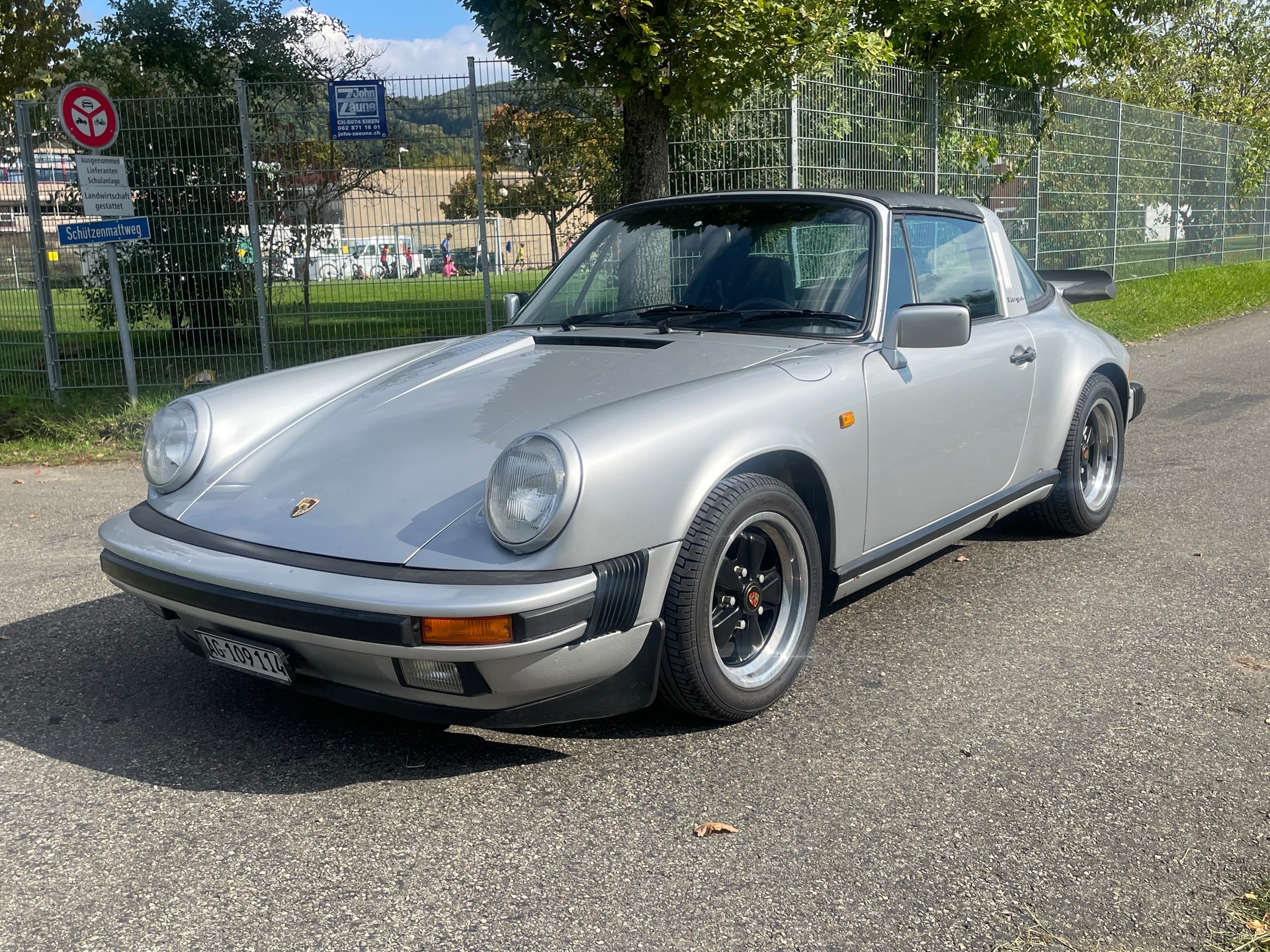 PORSCHE 911 Carrera Targa