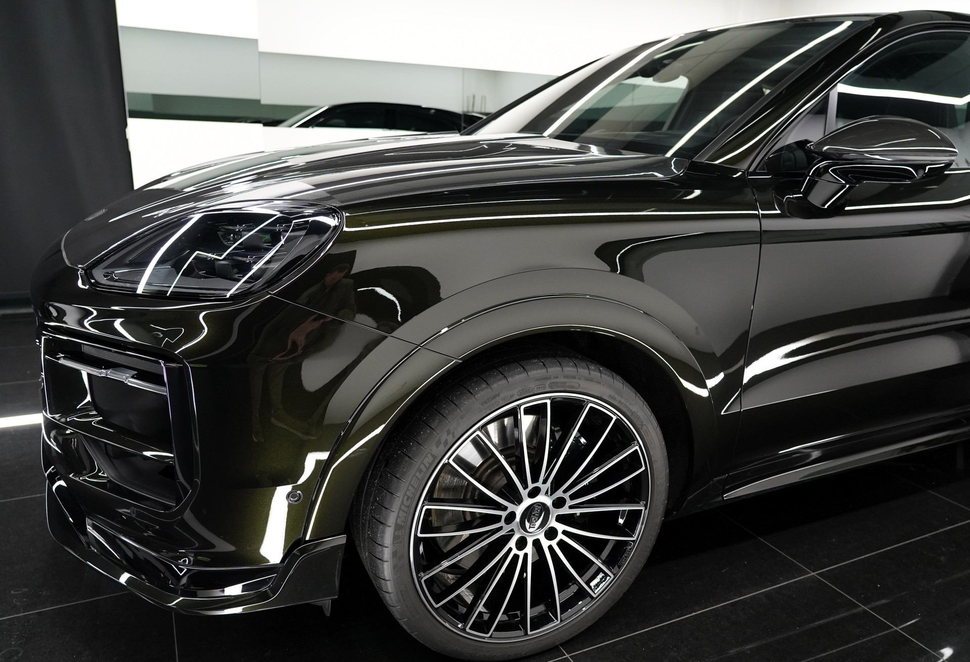 PORSCHE Cayenne Coupé GTS Tiptr.-image-5