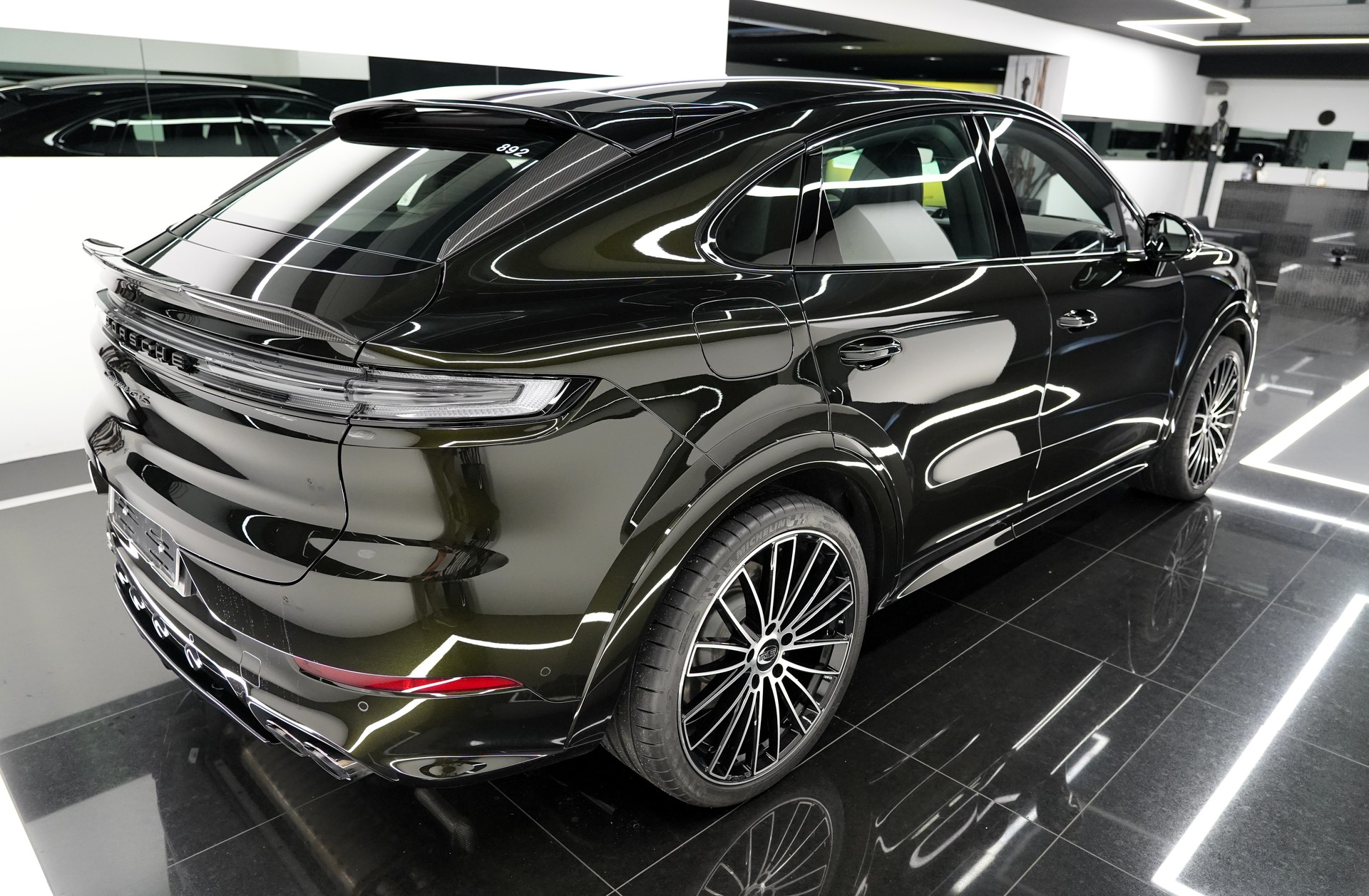 PORSCHE Cayenne Coupé GTS Tiptr.-showroom-element-3