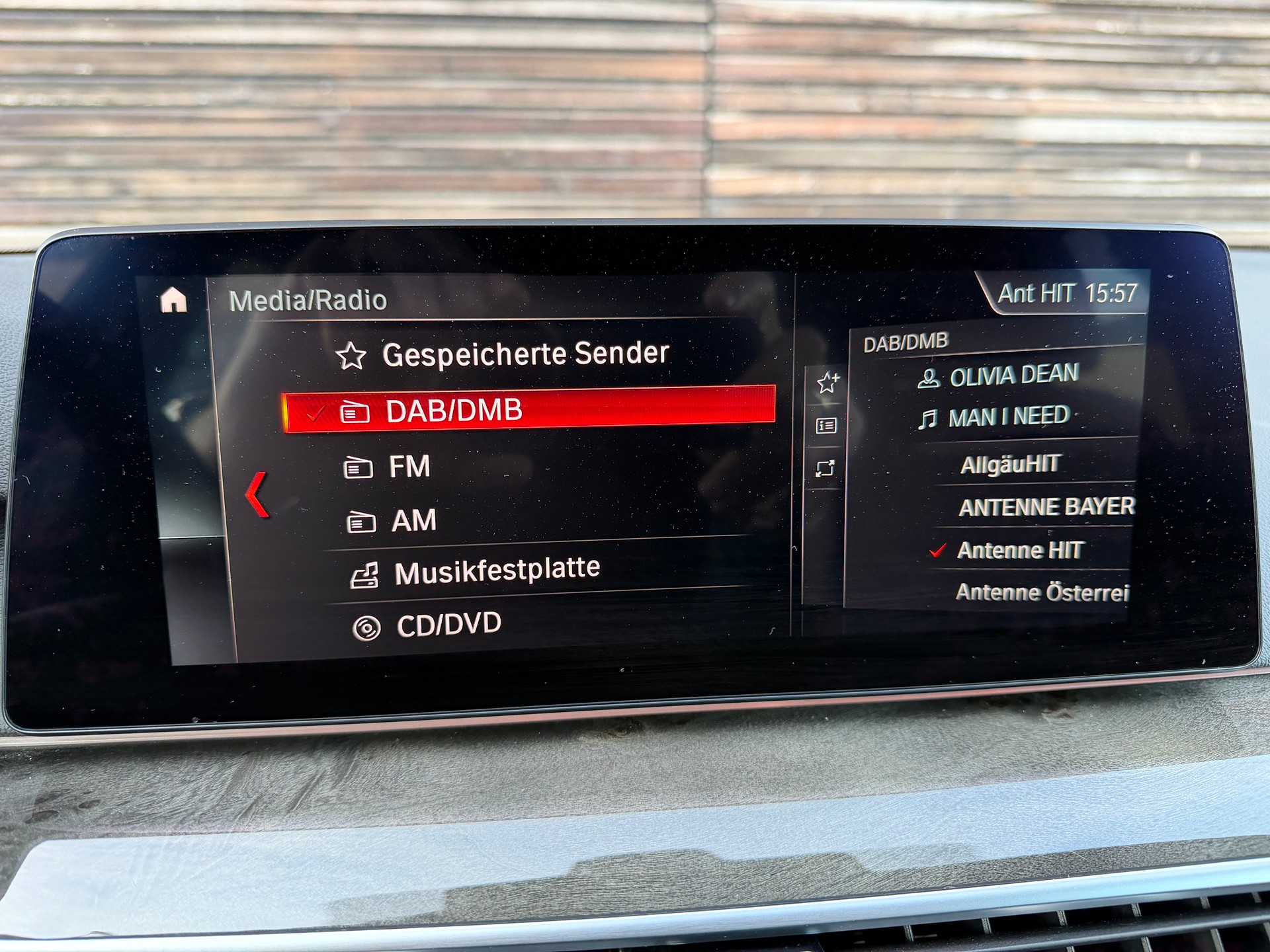 BMW 530i xDrive Touring Sport Line Steptronic-image-12