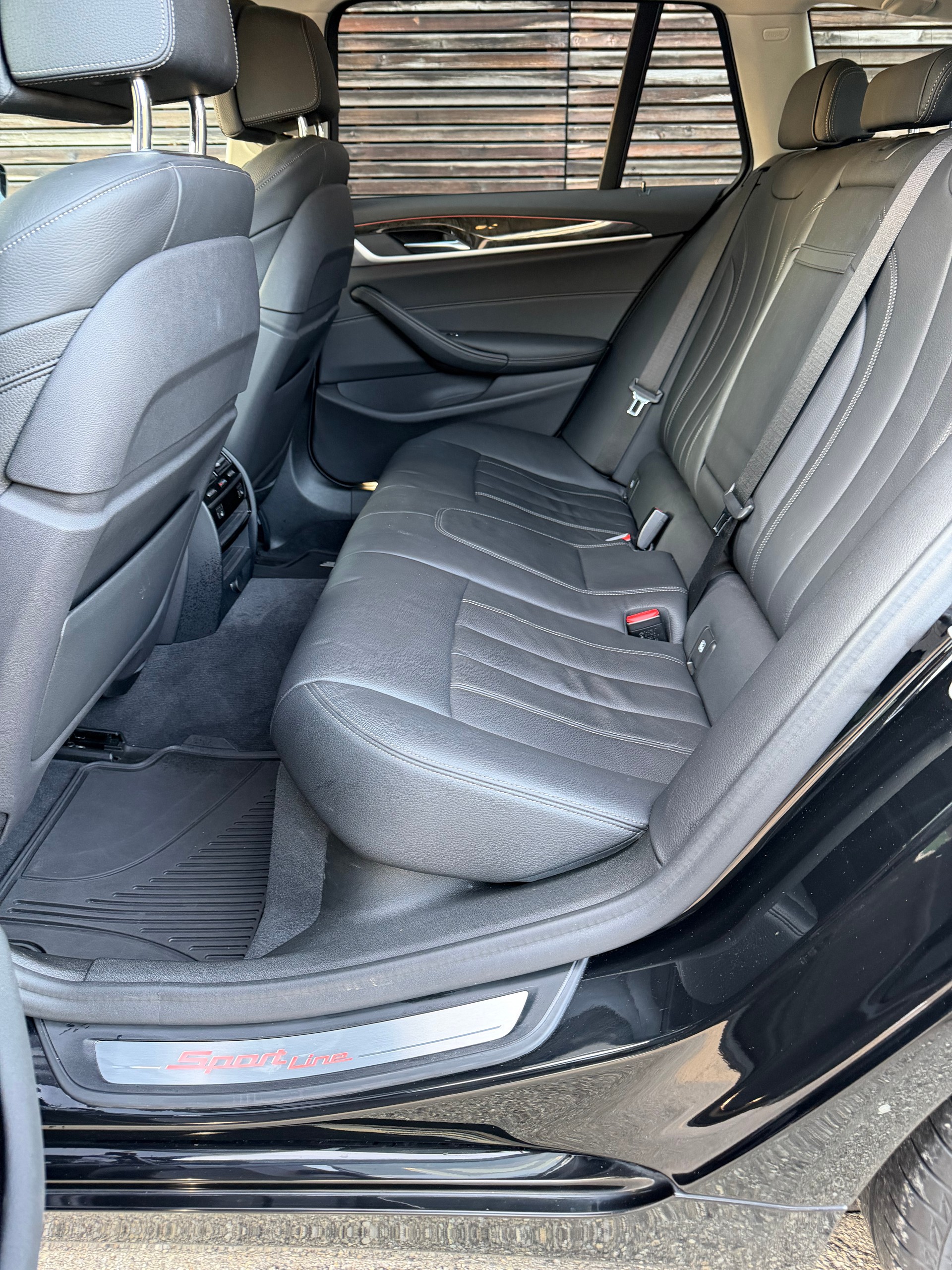 BMW 530i xDrive Touring Sport Line Steptronic-image-15