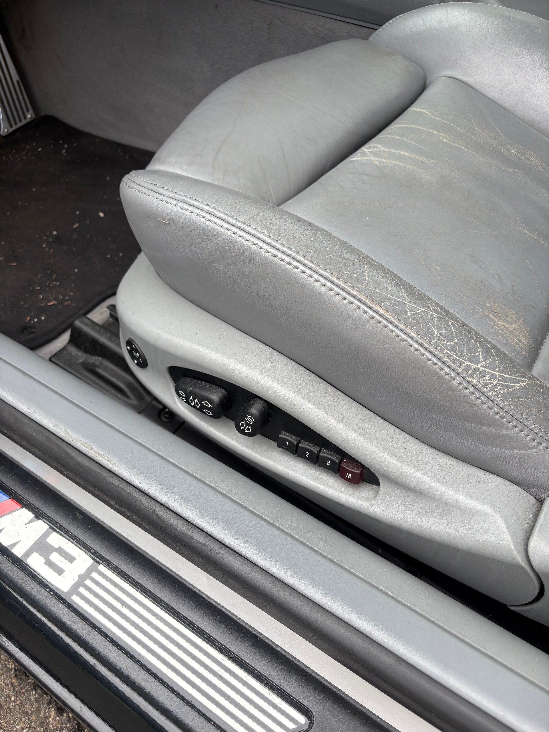 BMW M3 Cabriolet-image-7