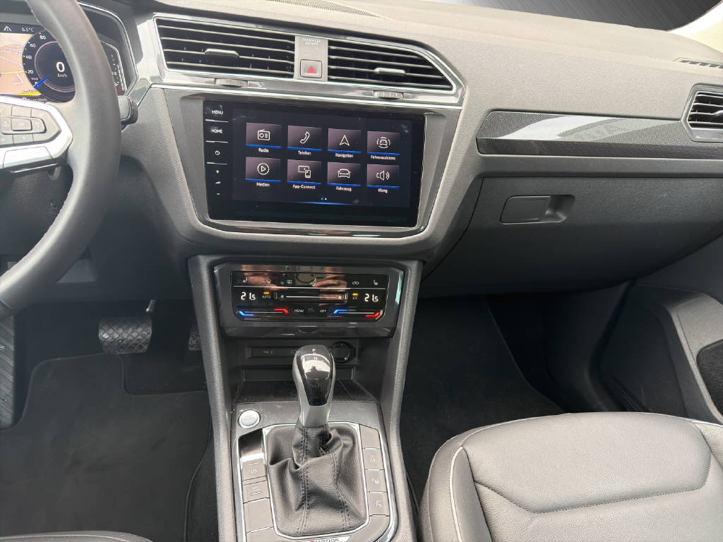 VW Tiguan 2.0 TDI SCR Elegance DSG-image-13