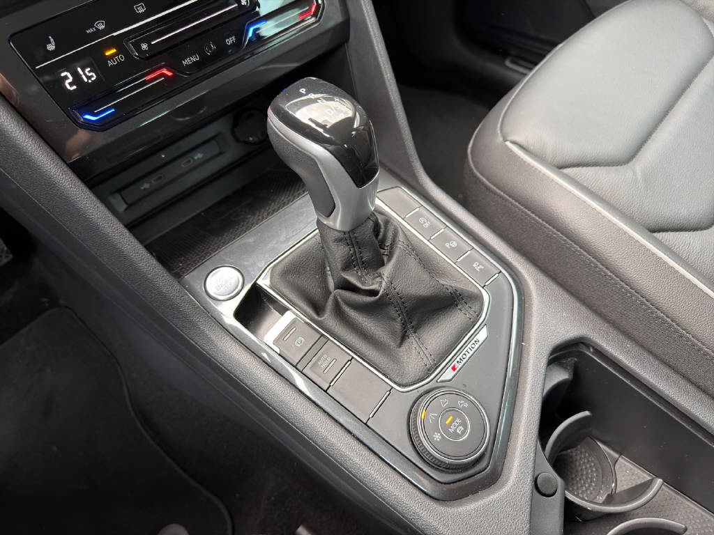 VW Tiguan 2.0 TDI SCR Elegance DSG-image-11