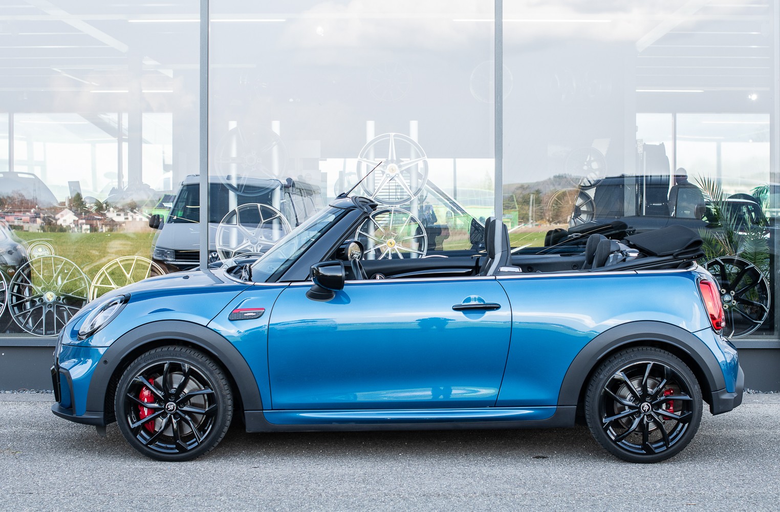 MINI Cooper JCW Cabrio Steptr.-showroom-element-1