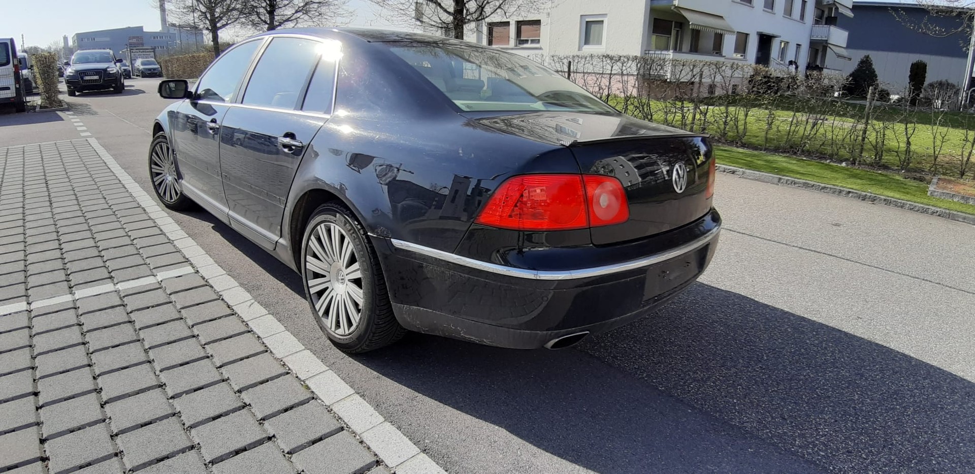 VW Phaeton 4.2 V8 4Motion Tiptronic-image-4