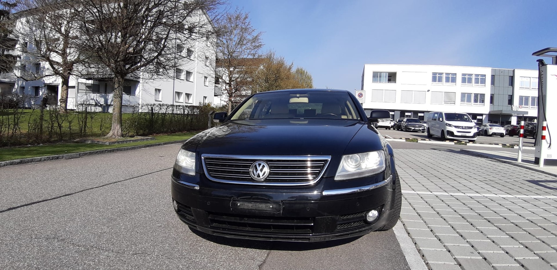 VW Phaeton 4.2 V8 4Motion Tiptronic-image-1