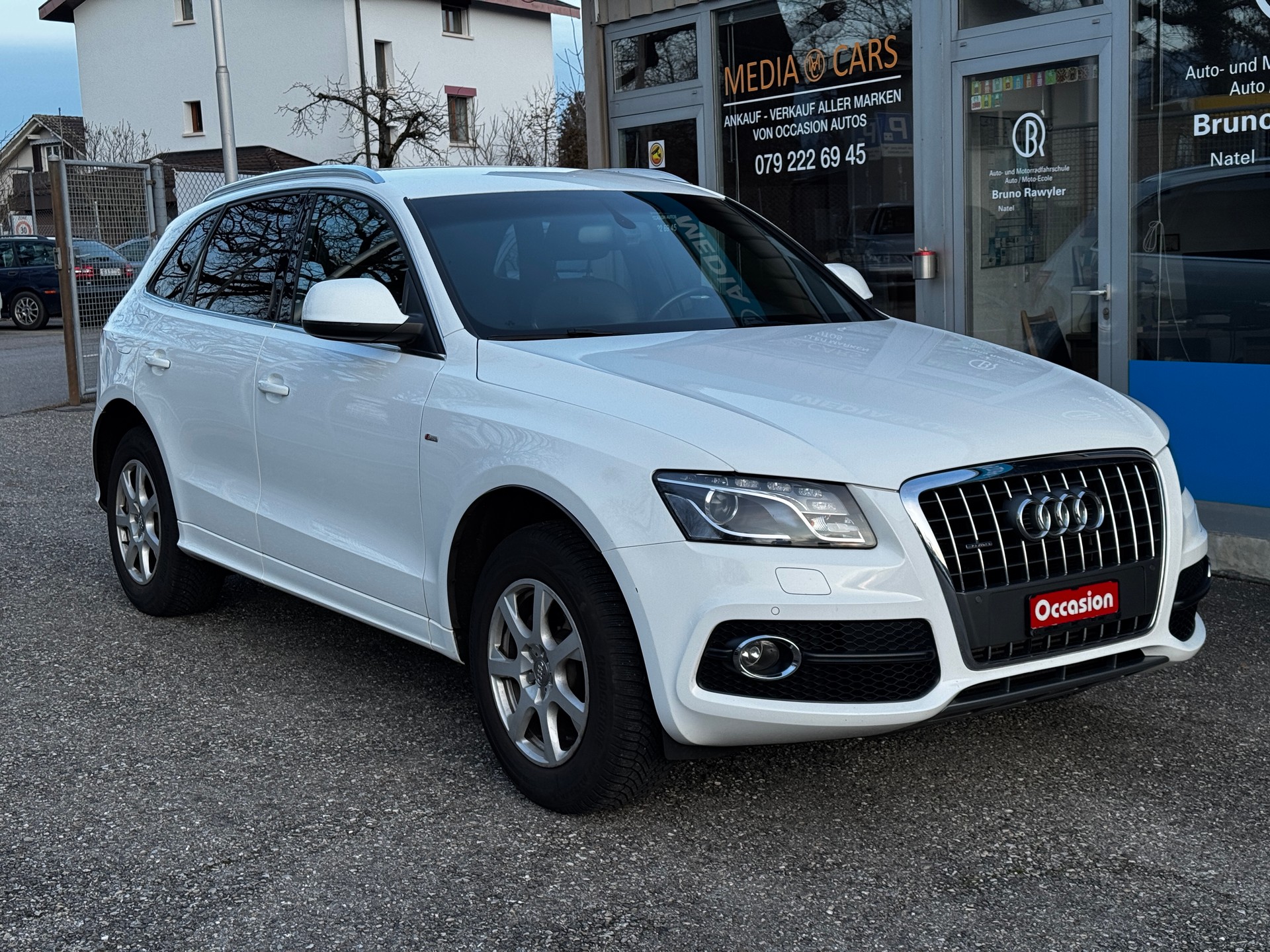 AUDI Q5 2.0 TFSI quattro S-tronic-image-2