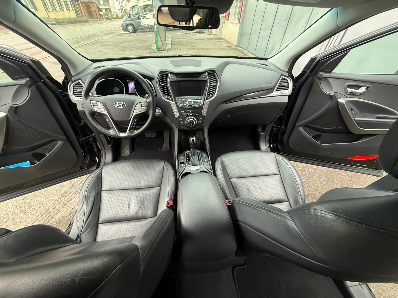 HYUNDAI Grand Santa Fe 2.2 CRDI Premium 4WD-image-12