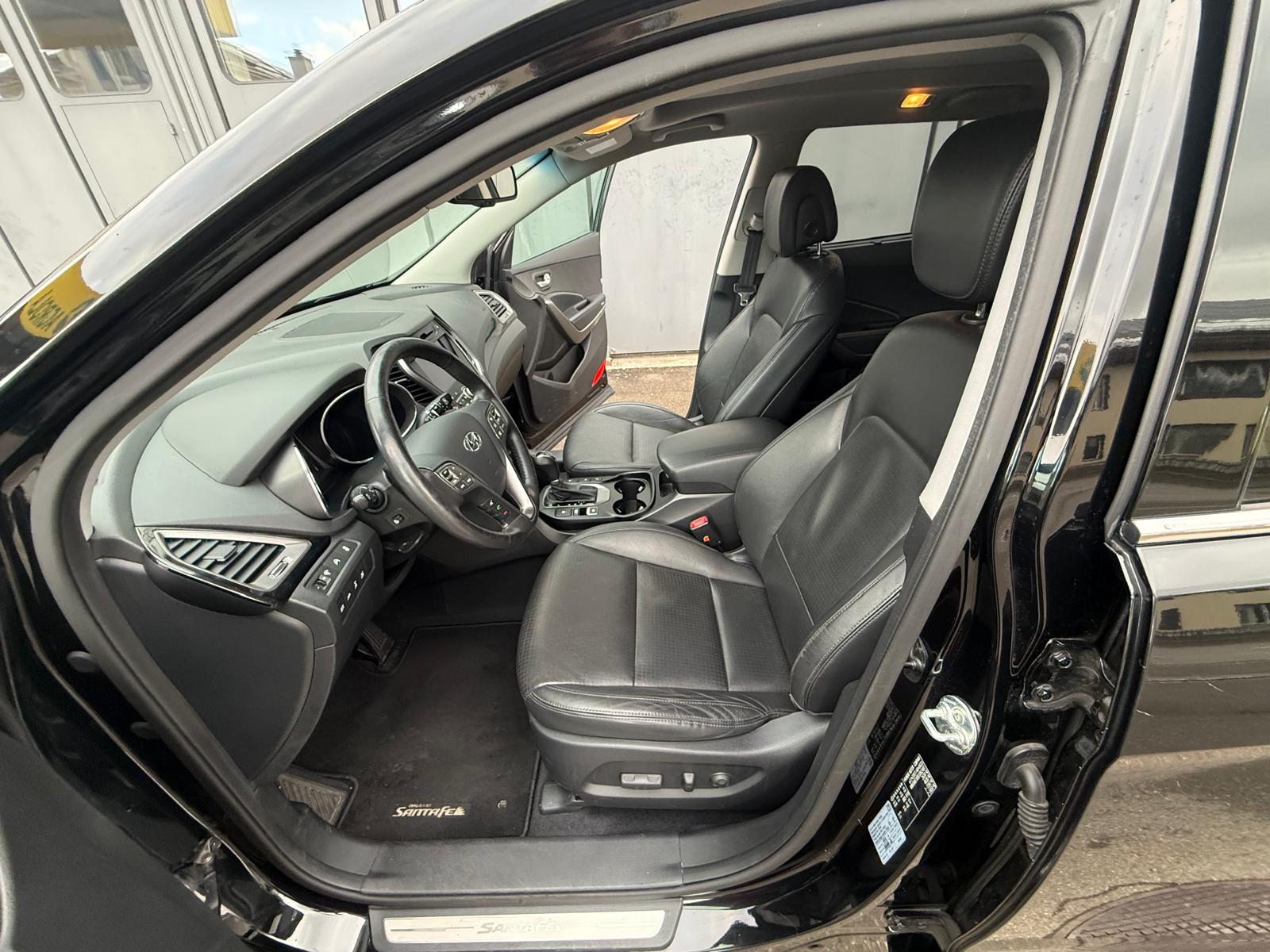 HYUNDAI Grand Santa Fe 2.2 CRDI Premium 4WD-image-13