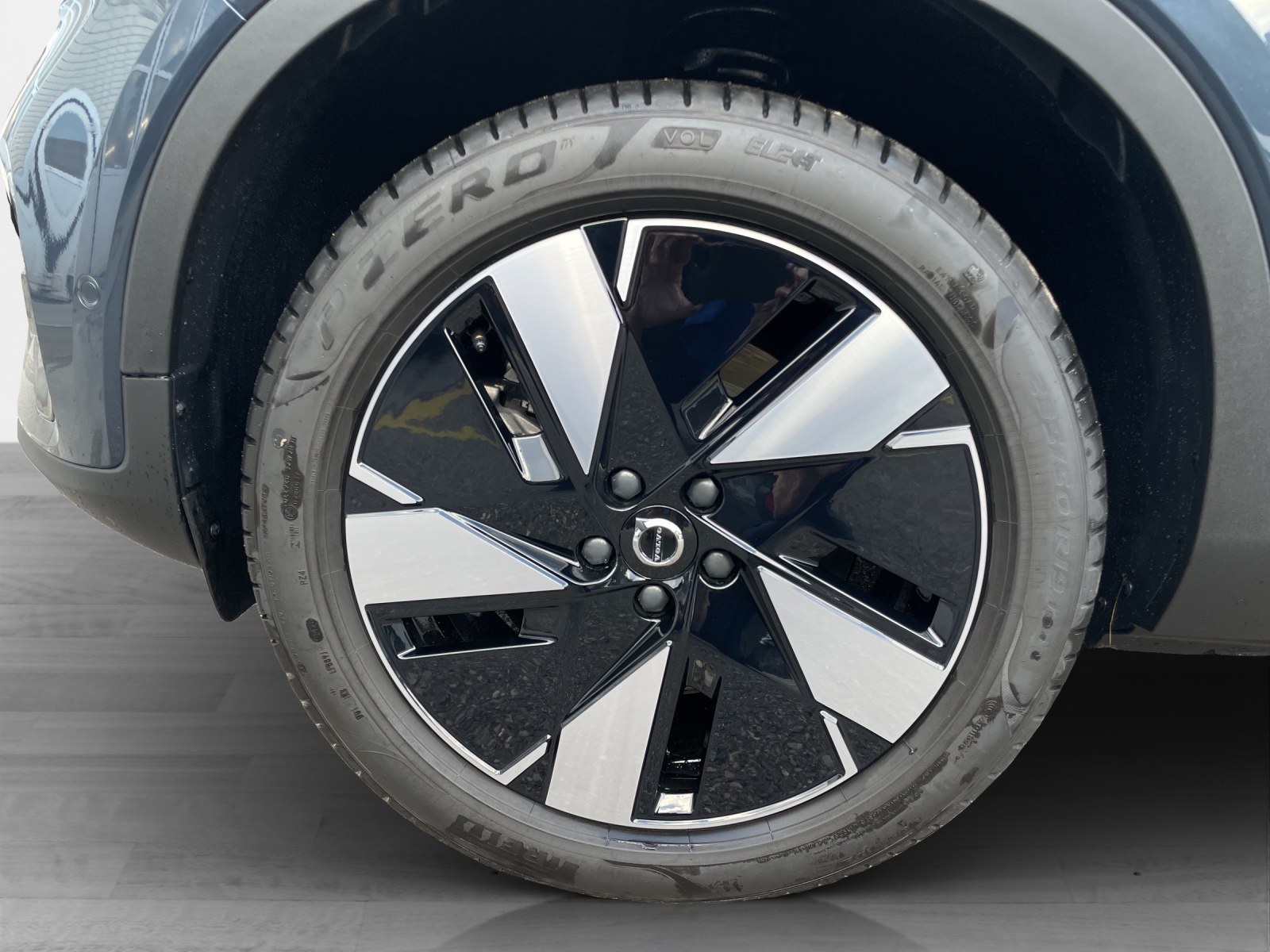 VOLVO EX40 Twin Performance Ultra AWD-image-8