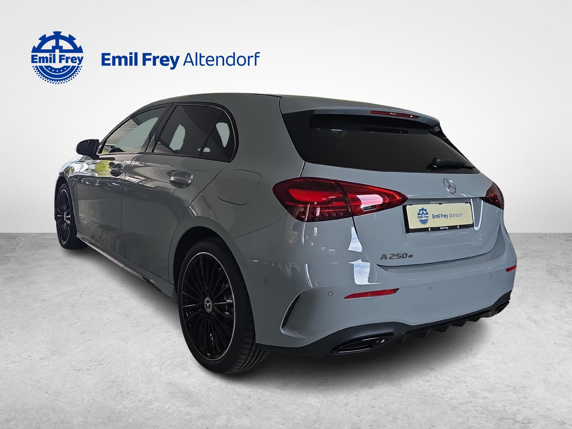 MERCEDES-BENZ A 250 e EQ Star AMG Line-showroom-element-2