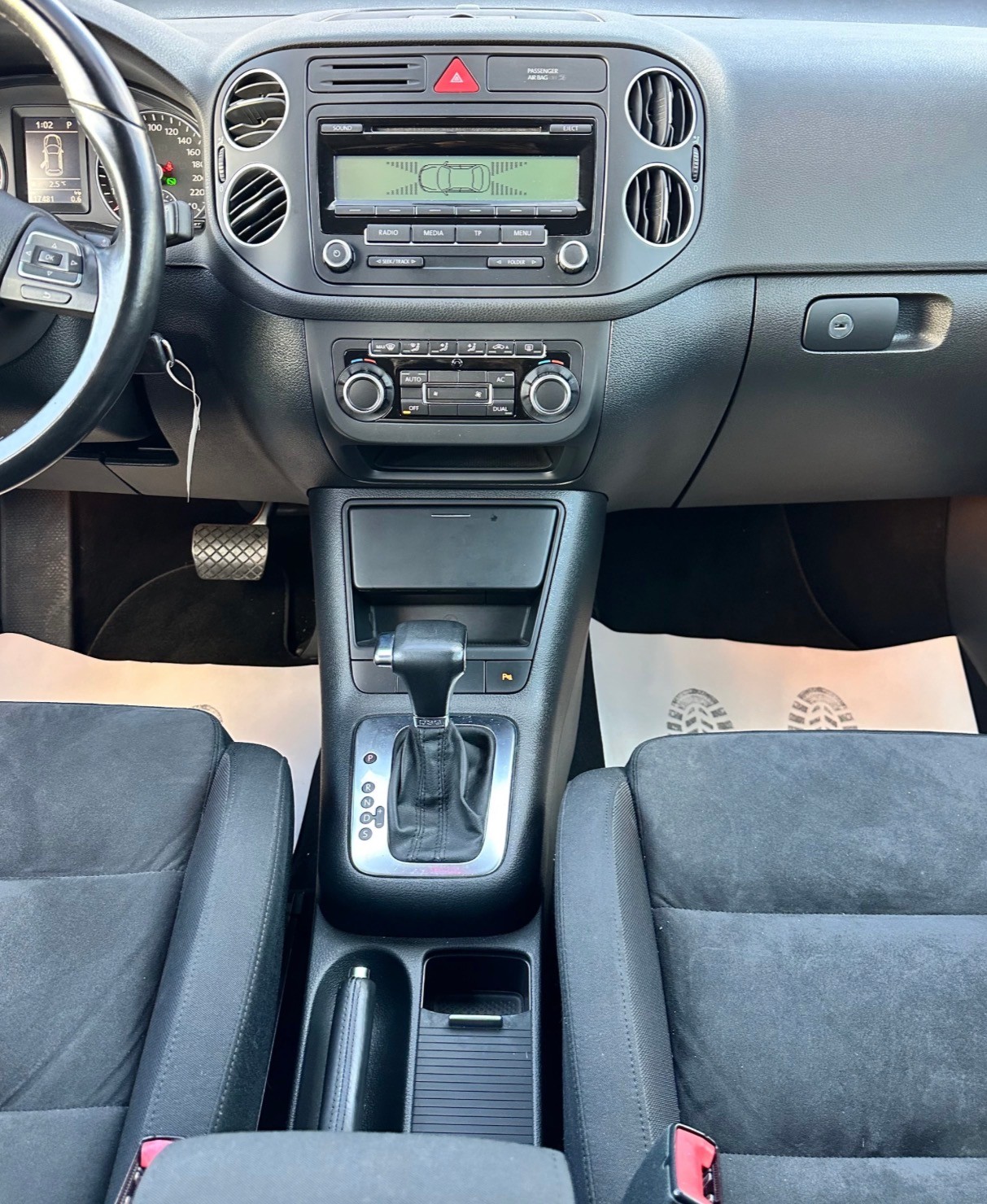 VW Golf Plus 1.4 TSI Comfortline DSG-image-14