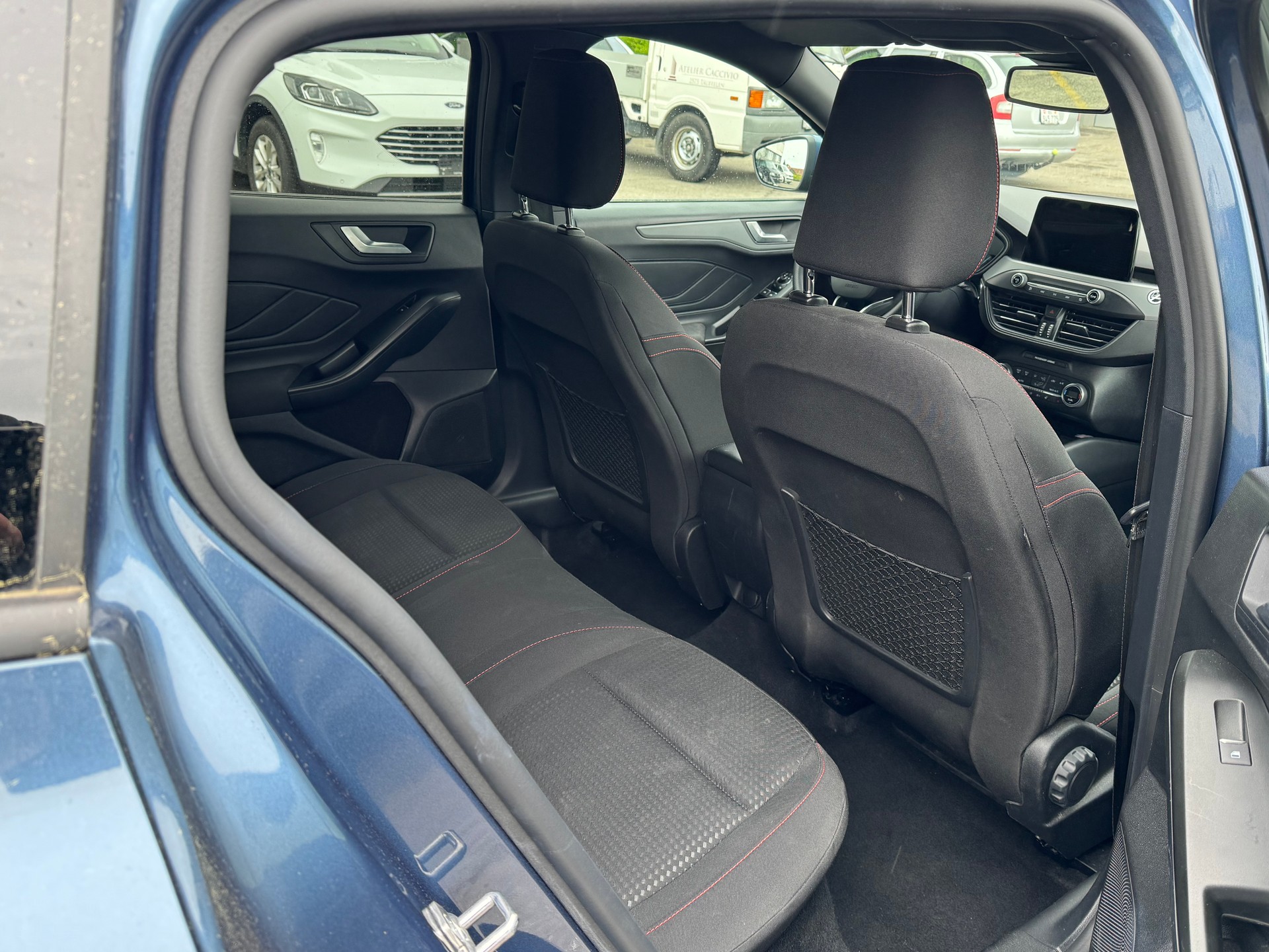 FORD Focus 1.0 SCTi ST-Line-image-3