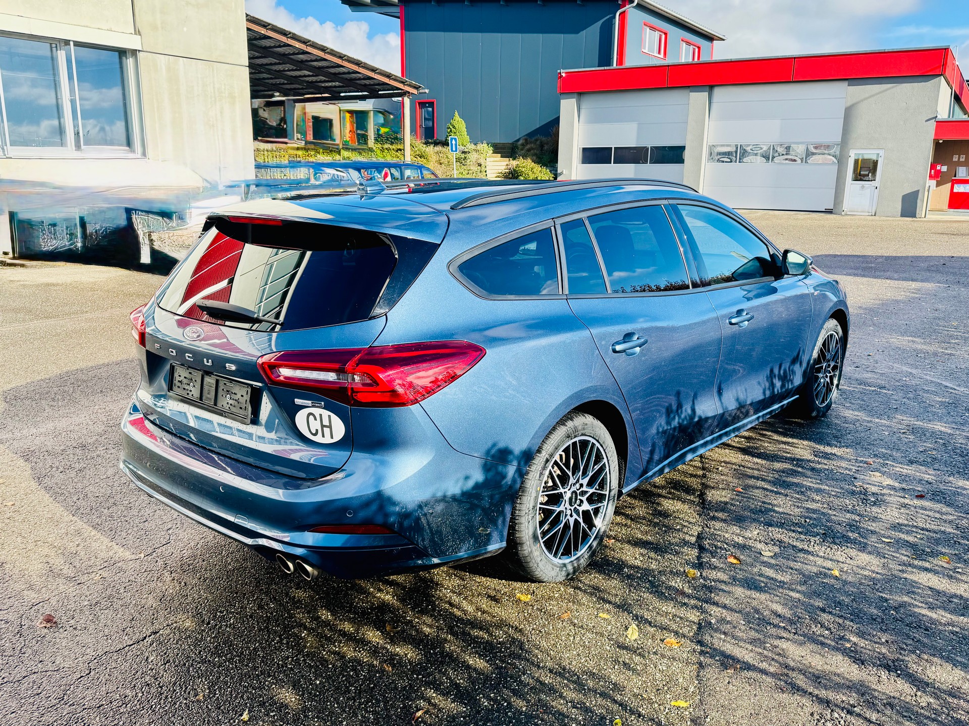 FORD Focus 1.0 SCTi ST-Line-image-1