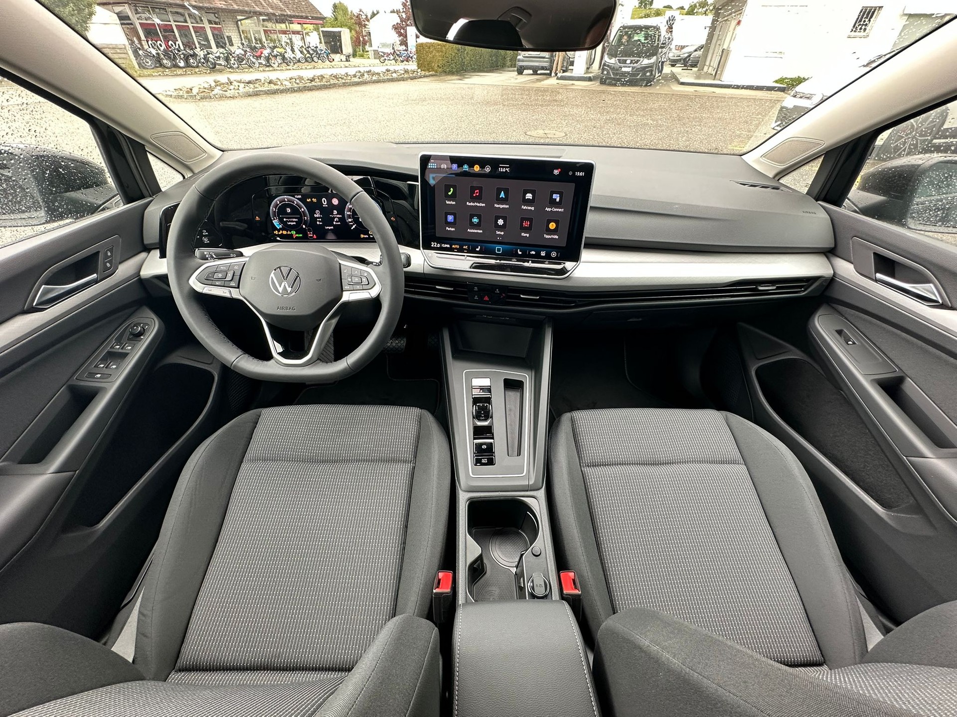 VW Golf 1.5 e TSI mHEV Value DSG-image-19
