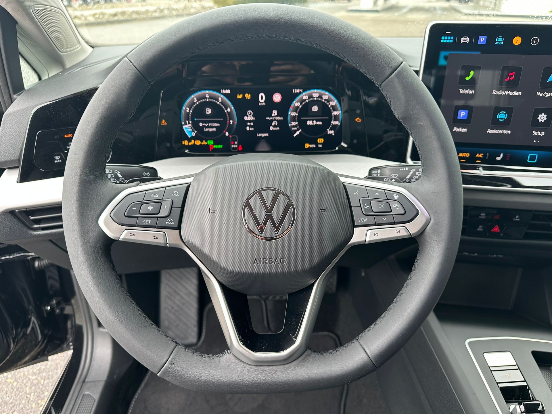 VW Golf 1.5 e TSI mHEV Value DSG-image-14