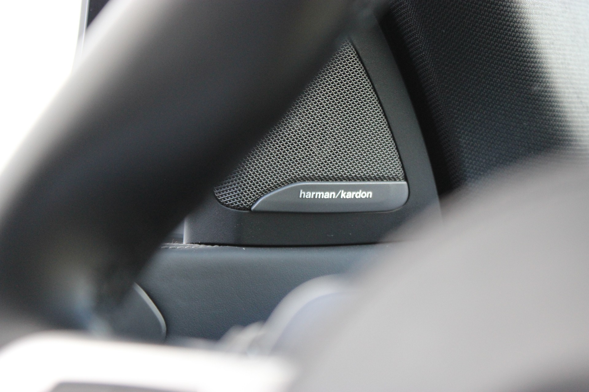 BMW X5 xDrive M50i-image-15