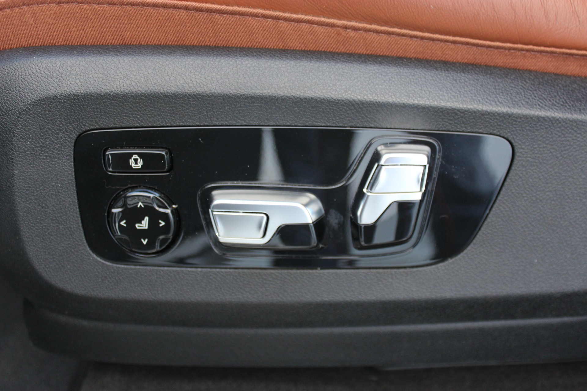 BMW X5 xDrive M50i-image-9