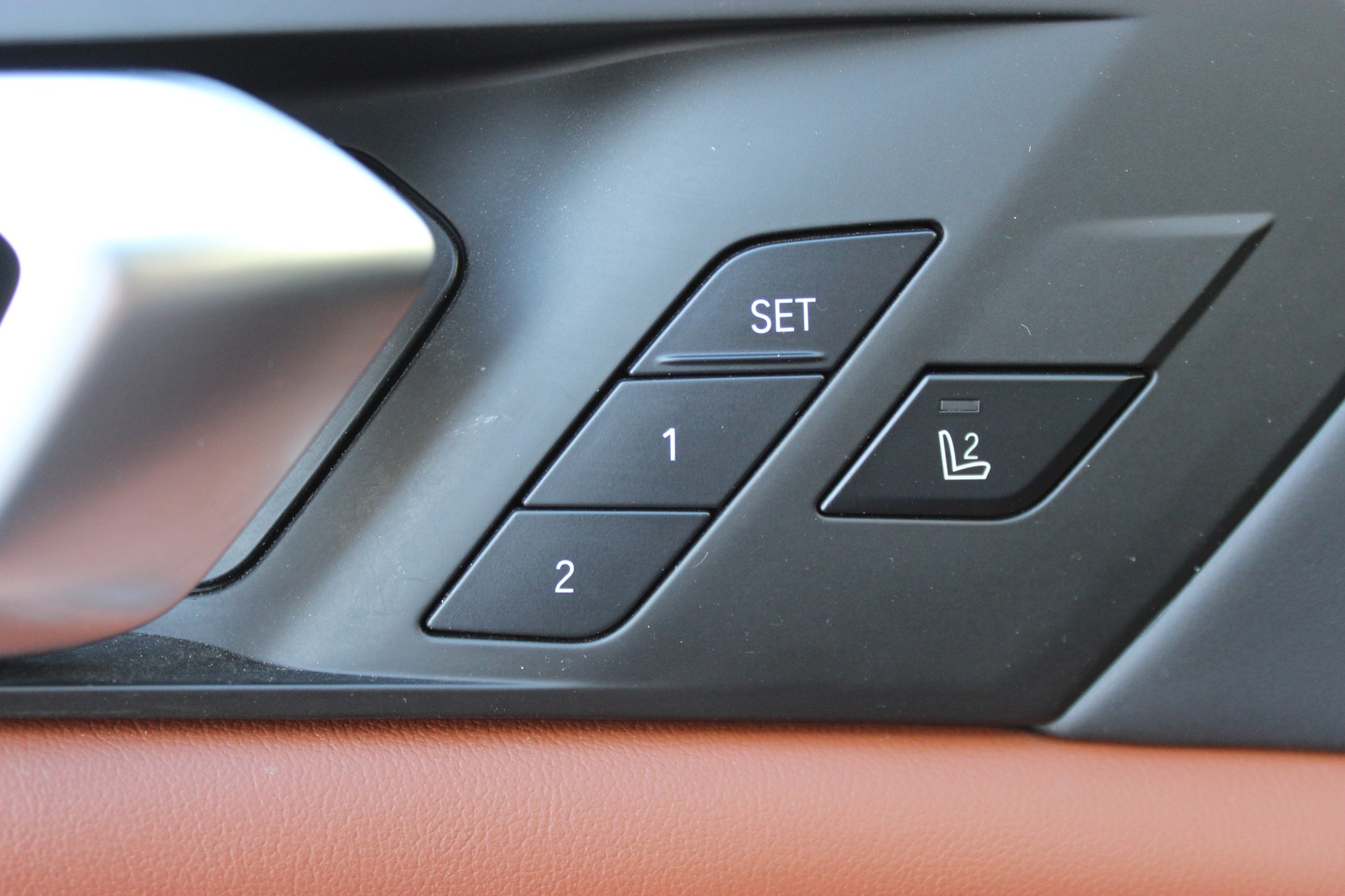 BMW X5 xDrive M50i-image-8