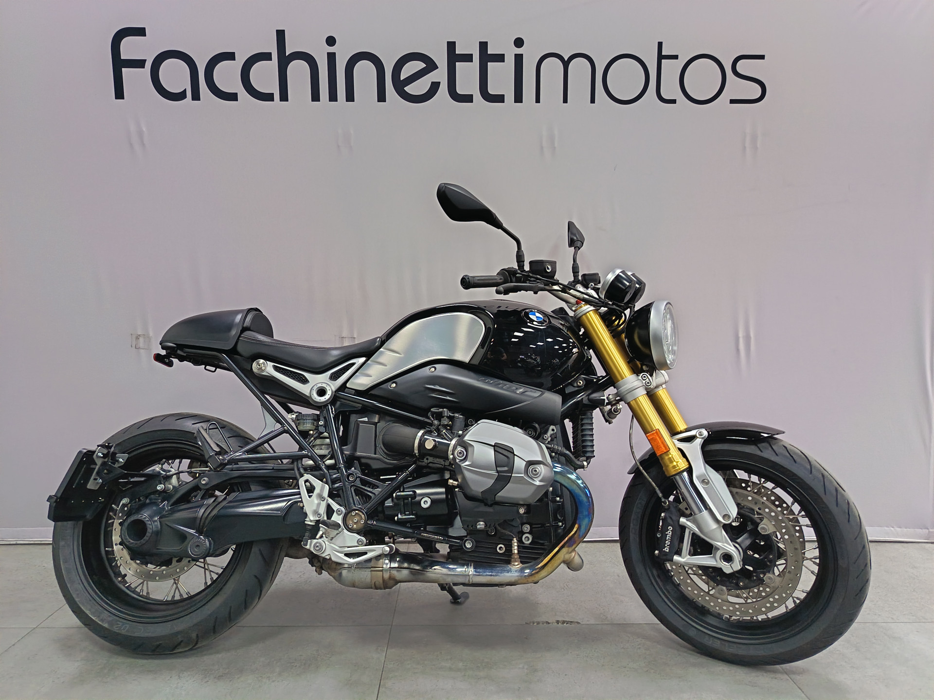 BMW R nineT-image-0