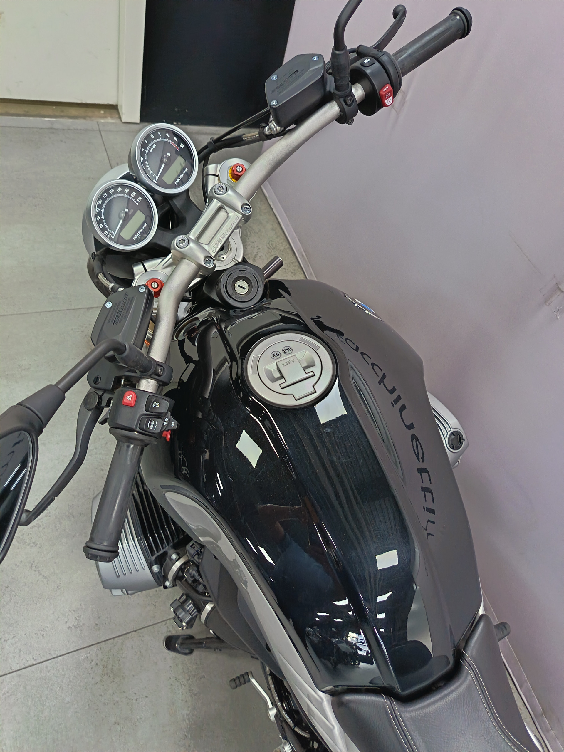BMW R nineT-image-4
