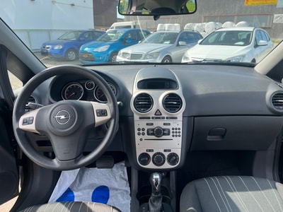 OPEL Corsa 1.4 Automat-image-9