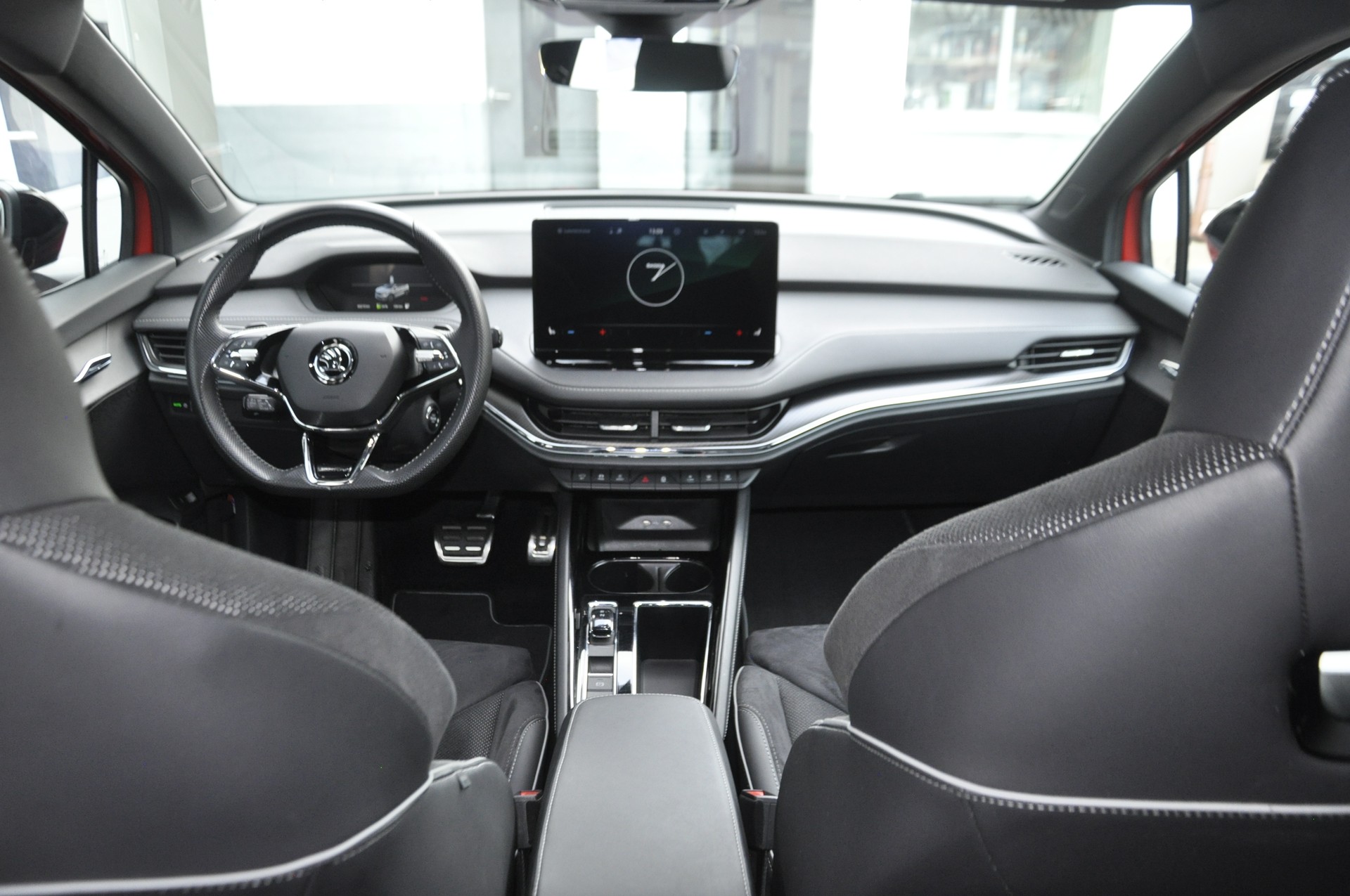 SKODA Enyaq iV 80x SportLine I Anhängerkupplung-image-8
