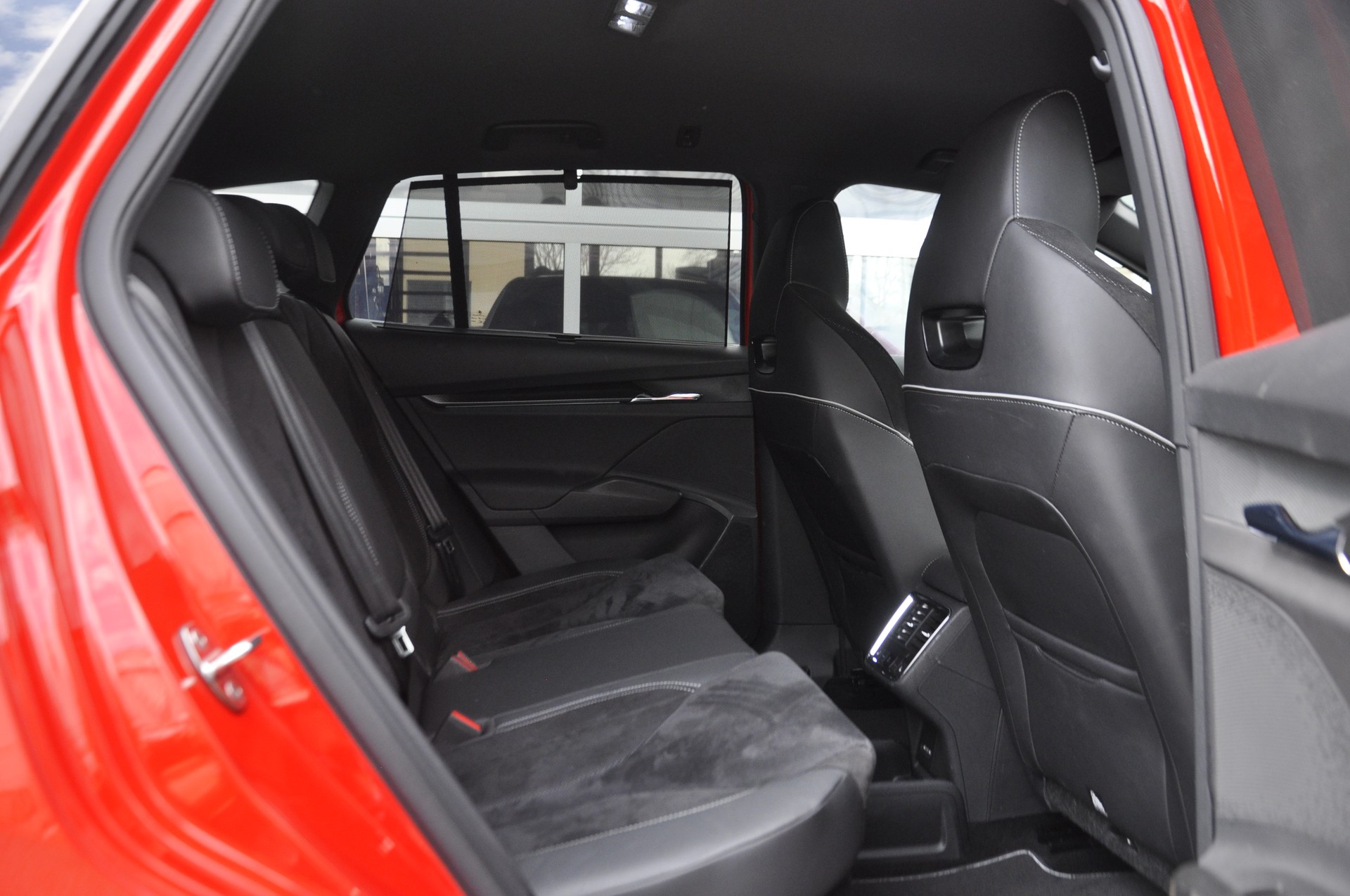 SKODA Enyaq iV 80x SportLine I Anhängerkupplung-image-7