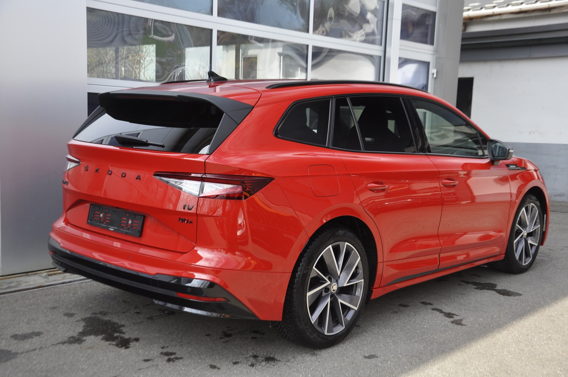 SKODA Enyaq iV 80x SportLine I Anhängerkupplung-image-2