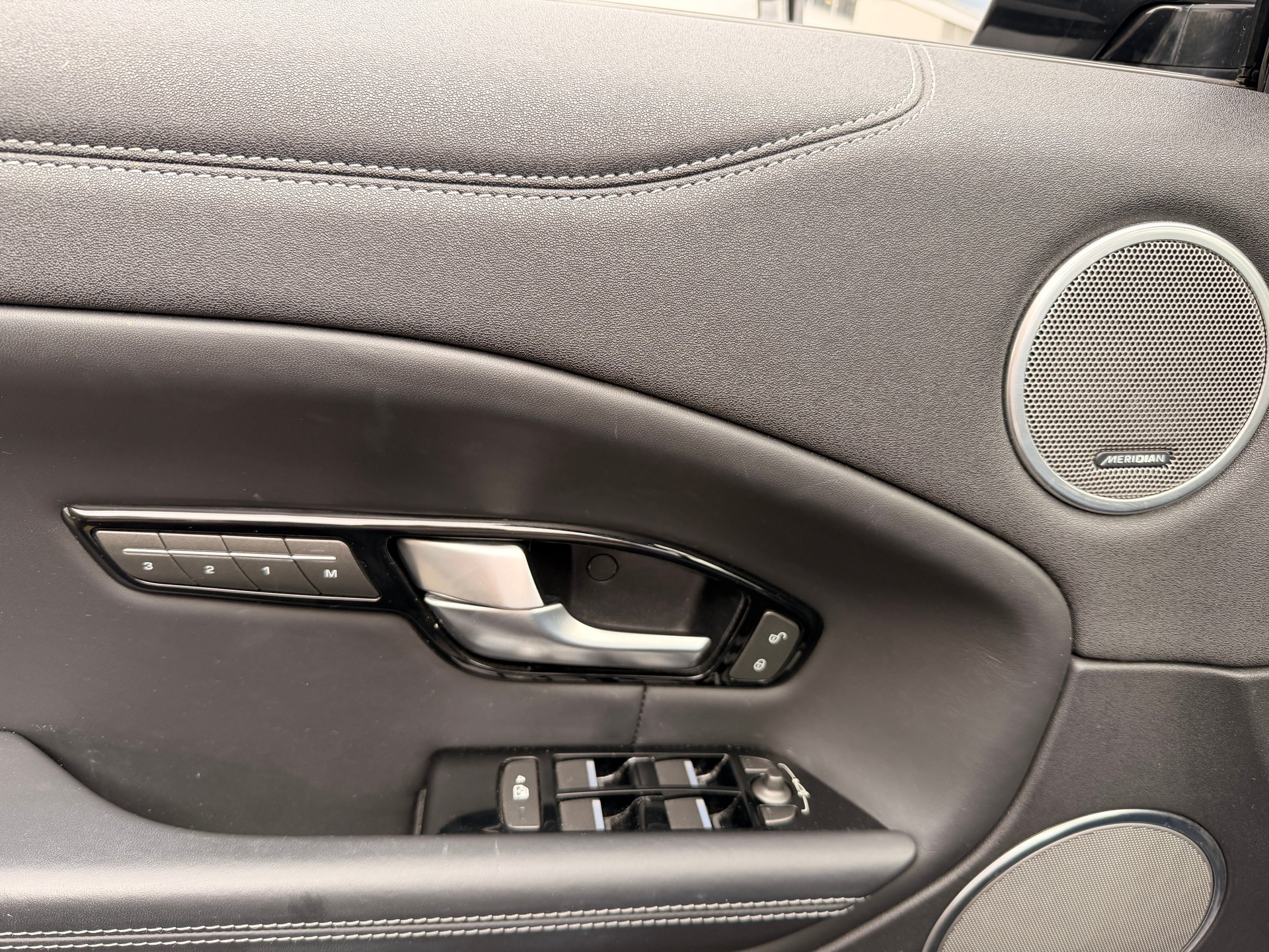 LAND ROVER Range Rover Evoque Convert. 2.0Si4 HSE Dynamic AT9-image-13