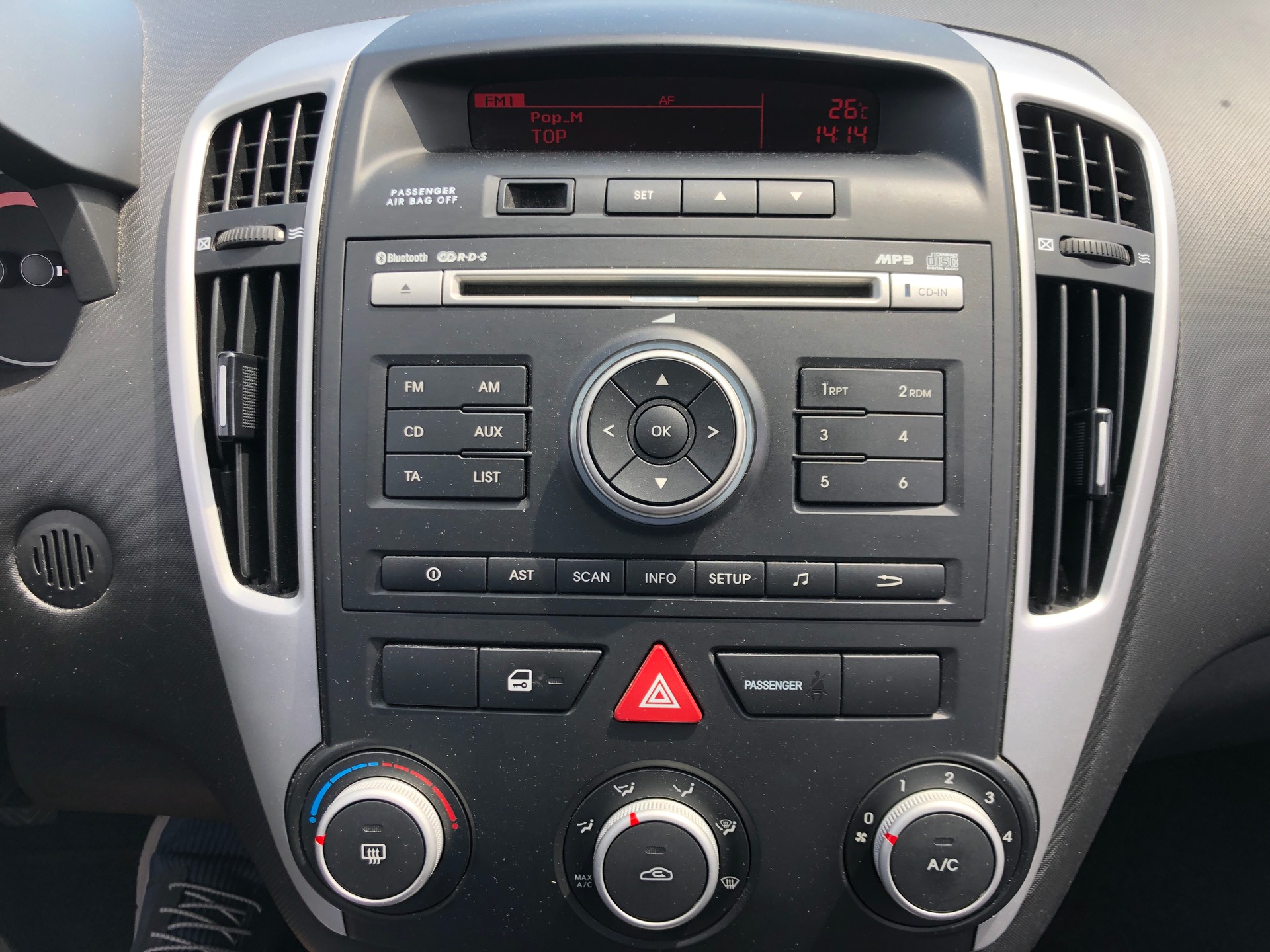 KIA Cee'd 1.4 16V _seven-image-7