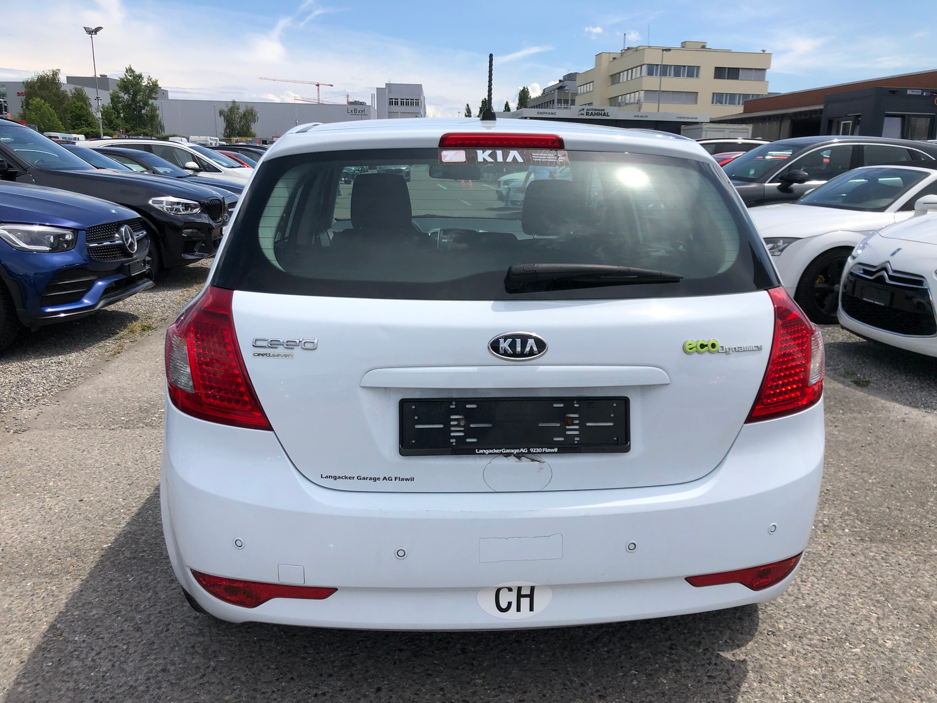 KIA Cee'd 1.4 16V _seven-image-4