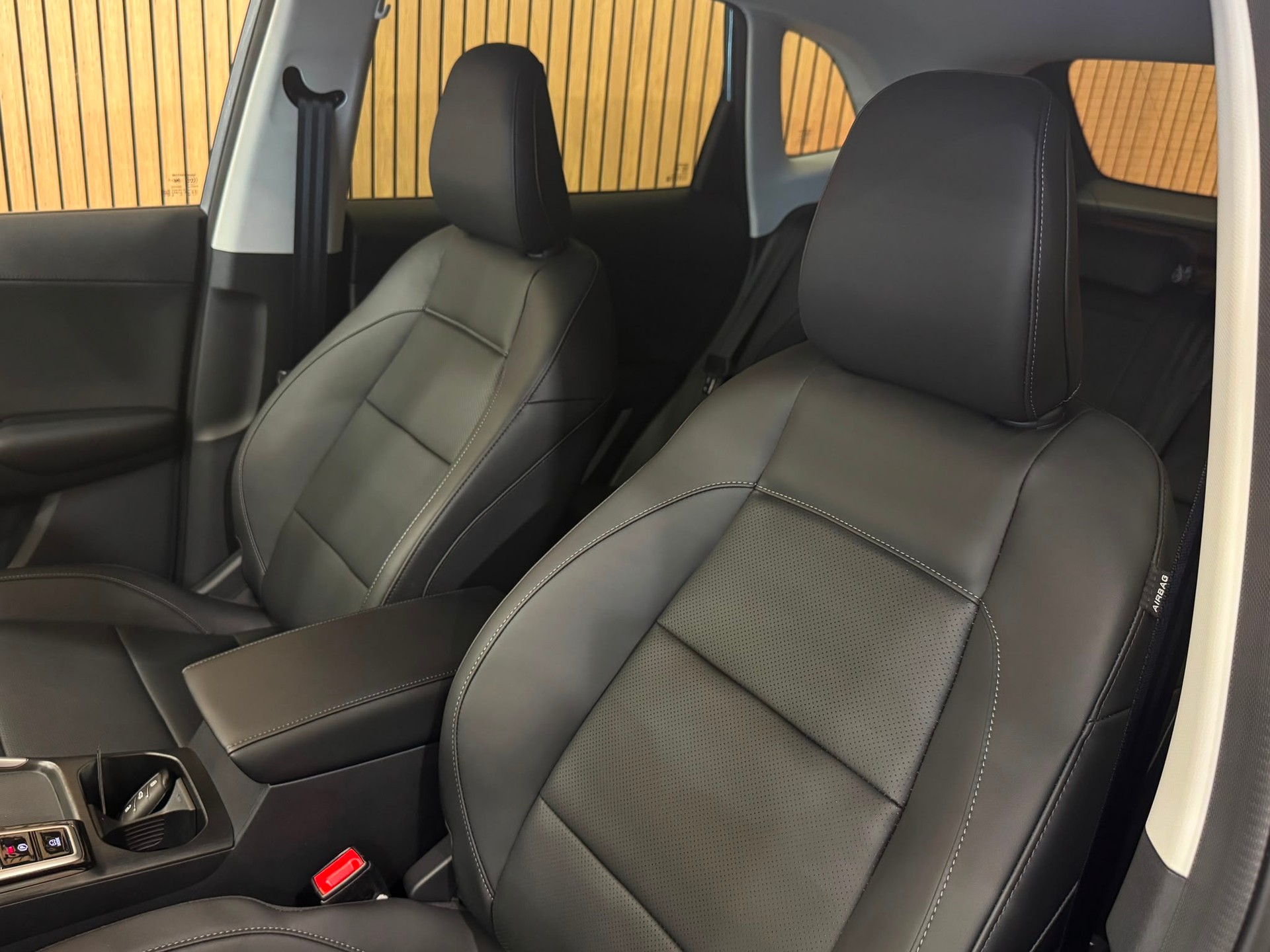 MG ZS 1.5 HEV Luxury-image-21