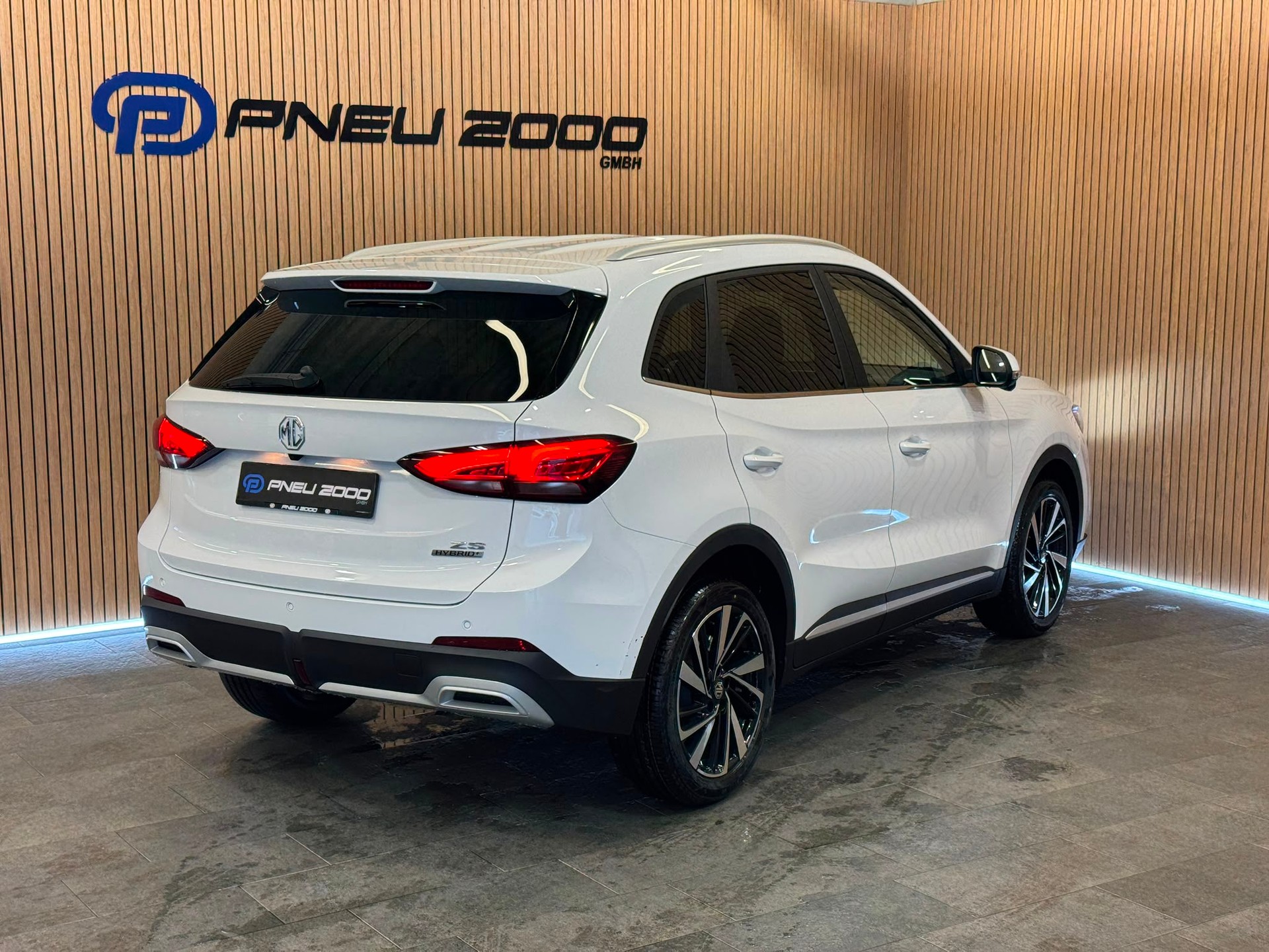 MG ZS 1.5 HEV Luxury-image-4