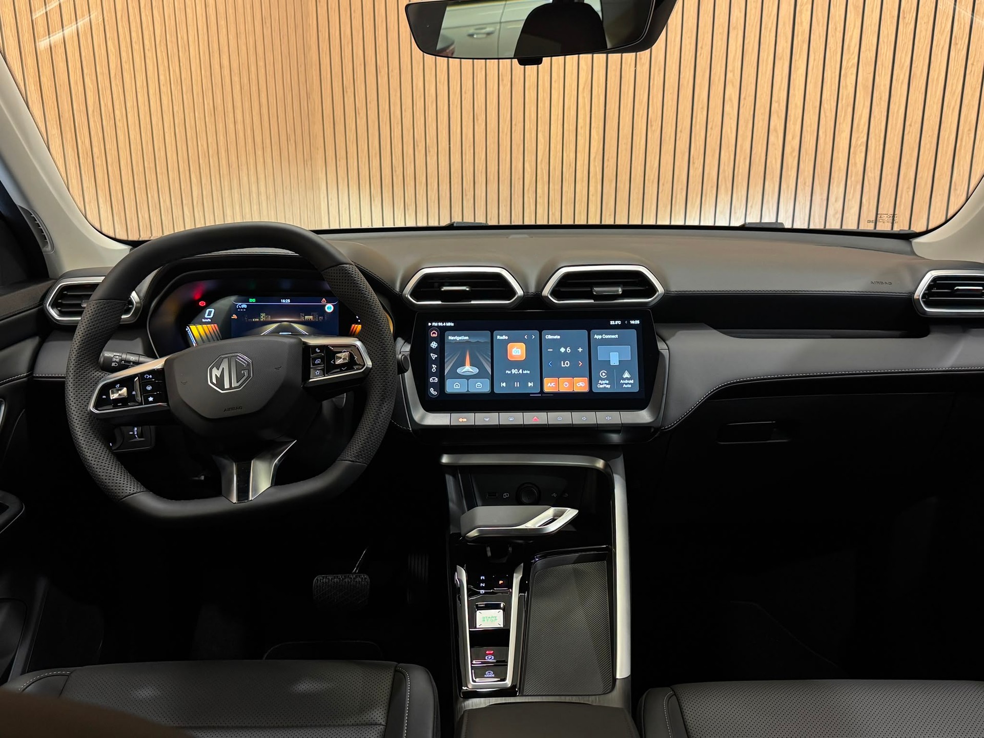 MG ZS 1.5 HEV Luxury-image-7