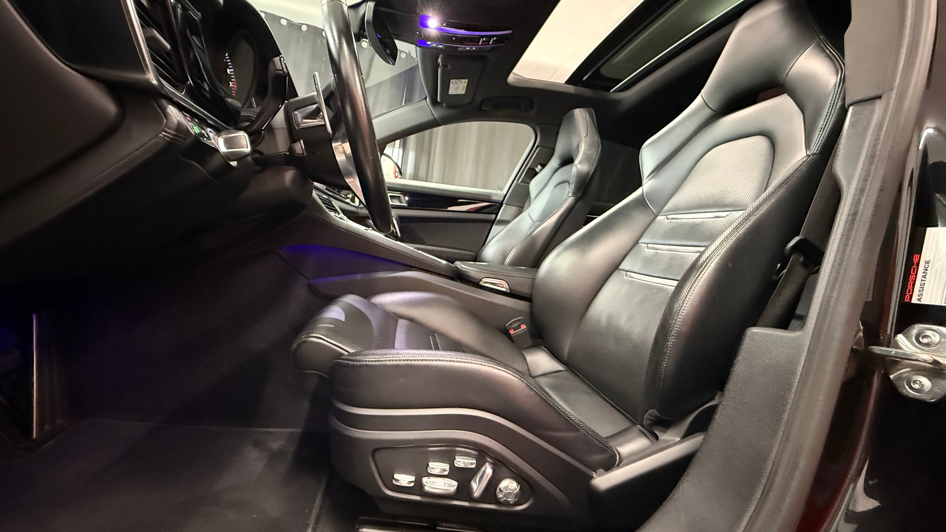 PORSCHE Panamera 4 E-Hybrid PDK, frisch ab MFK 1 Jahre oder 20000km Garantie, CH Fahrzeug mit voller Ausstattung-image-12